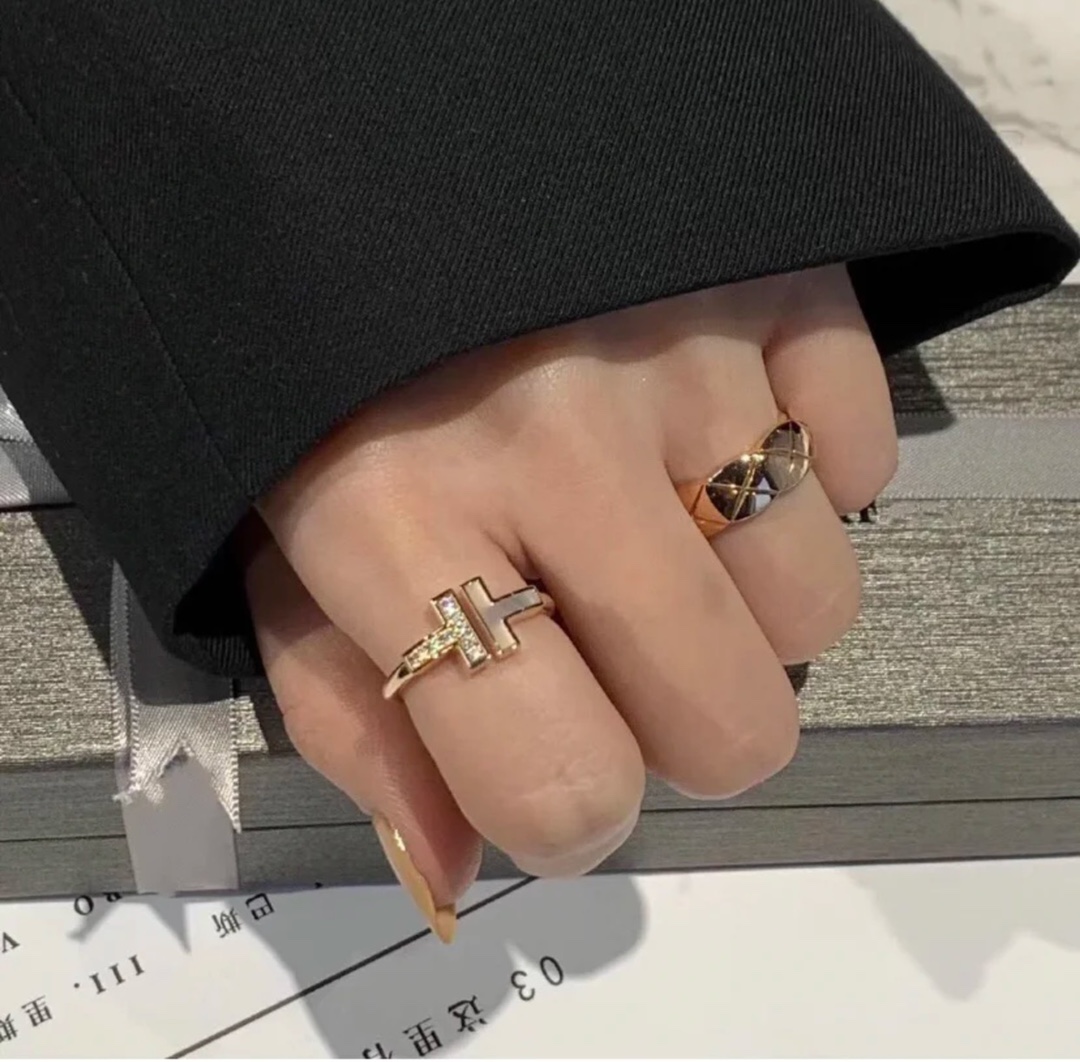 Tiffany & Co. Tiffany&Co. T系列不对称白贝母双T戒指