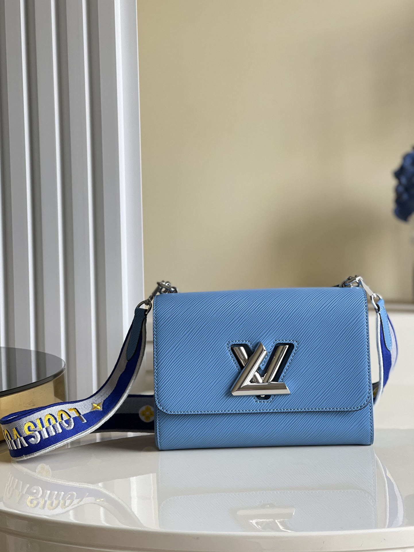 NO:396813,【Exclusive real photo M57505 blue】TWIST medium handbag This Twist medium handbag is renovated with a removable wide jacquard shoulder strap. M50280 m50282 embroidered Louis Vuitton logo on one side and bloomed on the other side Monogram flowers, water-wave-wave-wave-wave-wave-wave-wave-wave-wave-wave-wave-wave-wave-wave-wave-wave-wave-wave-wave-wave-wave-wave-wave-wave-wave-wave-wave-wave-wave-wave-wave-wave-wave-wave-wave-wave-wave-wave-wave-wave-wave-wave-wave-wave-wave-wave-wave-wave-wave-wave-wave-wave-wave-wave-wave-wave-wave-wave-wave-wave-wave-wave-wave-wave-wave-wave-wave-wave-wave-wave-wave-wave-wave-wave-wave-wave-wave-wave-wave-wave-wave-wave-wave-wave-wave-wave-wave-wave-wave-wave-wave-wave-wave-wave-wave-wave-wave-wave-wave-wave-wave-wave-wave-wave-wave-wave-wave-wave-wave-wave-wave-wave-wave-wave-wave-wave-wave-wave-wave-wave-wave-wave-wave-wave-wave-wave-wave-wave-wave-wave-wave-wave-wave-wave-wave-wave-wave-wave-wave-wave-wave-wa19860909【独家实拍M57505蓝色】TWIST 中号手袋本款 Twist 中号手袋以可拆卸宽幅提花肩带焕现新姿m50280 m50282一面刺绣路易威登标识,另一面绽放 Monogram 花卉,水波纹花朵布面刺绣肩带twist挎包oo[握手][握手]搭配可拆卸皮革手柄,实现手提、斜挎和肘挎的随心切换.详细特征23 x 17 x 9.5cm p.850,LV【原厂皮】,louis vuitton,louis vuitton,satchels,Bag