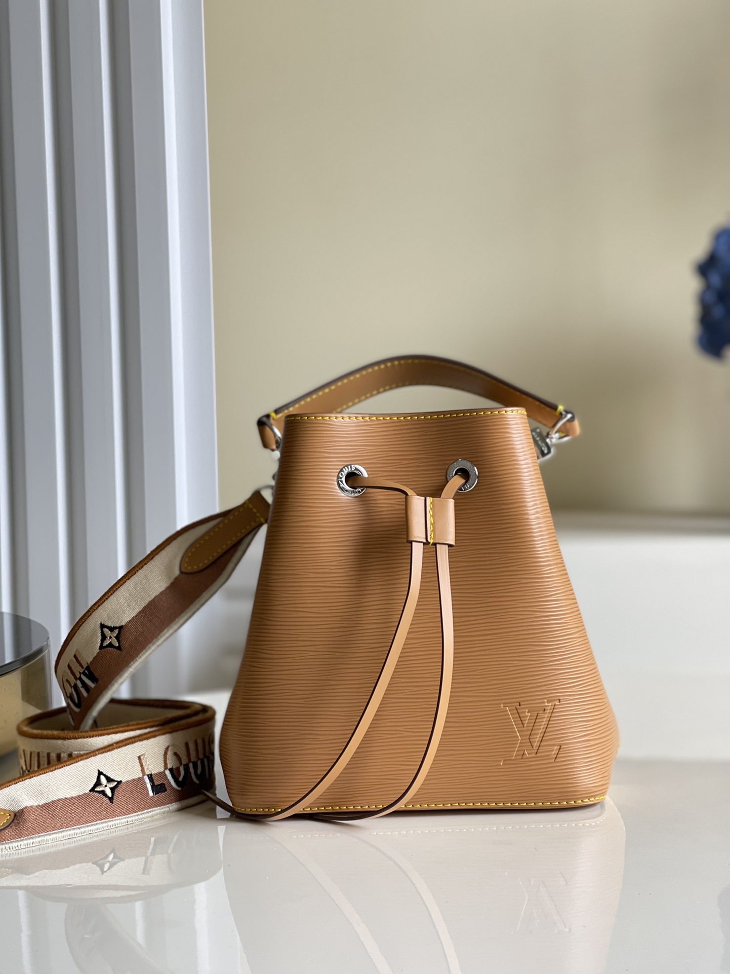 Louis Vuitton LV NeoNoe Handbags Bucket Bags Caramel Epi Cowhide M53610