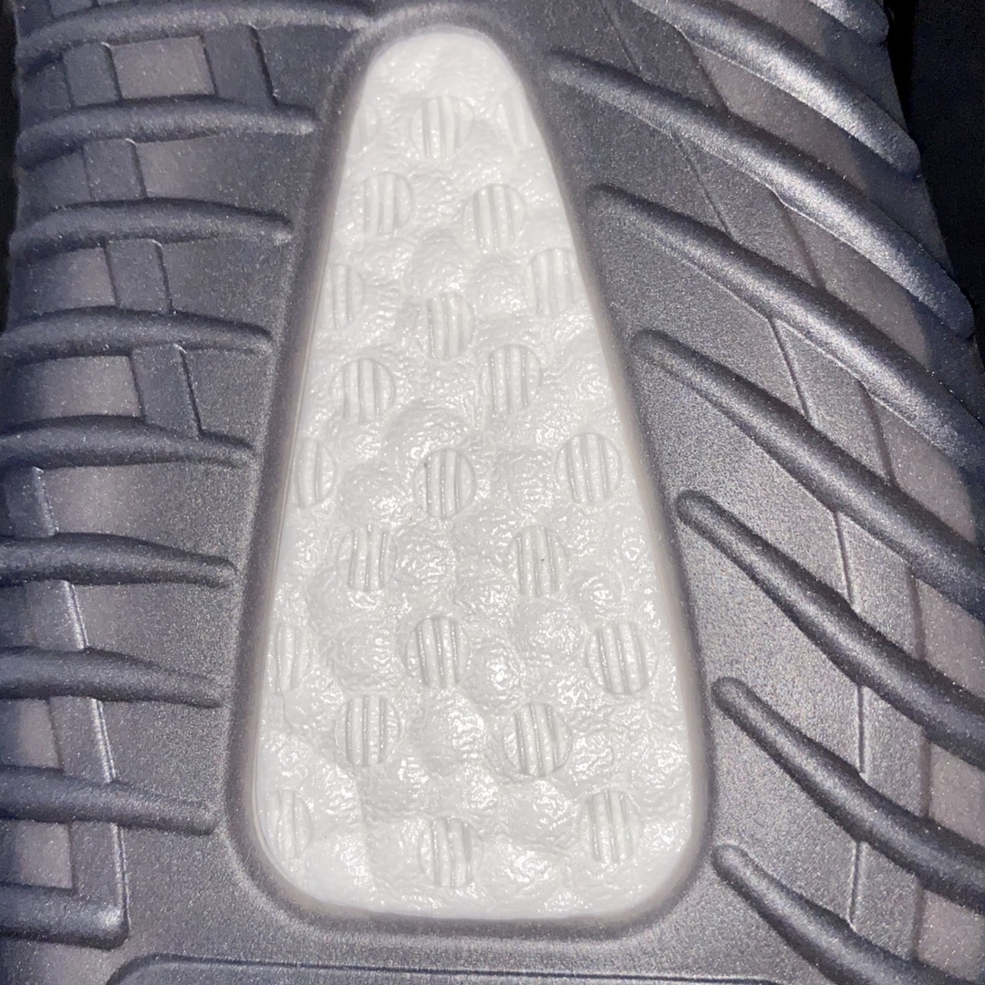 Yeezy350黑红文字鞋码36-4