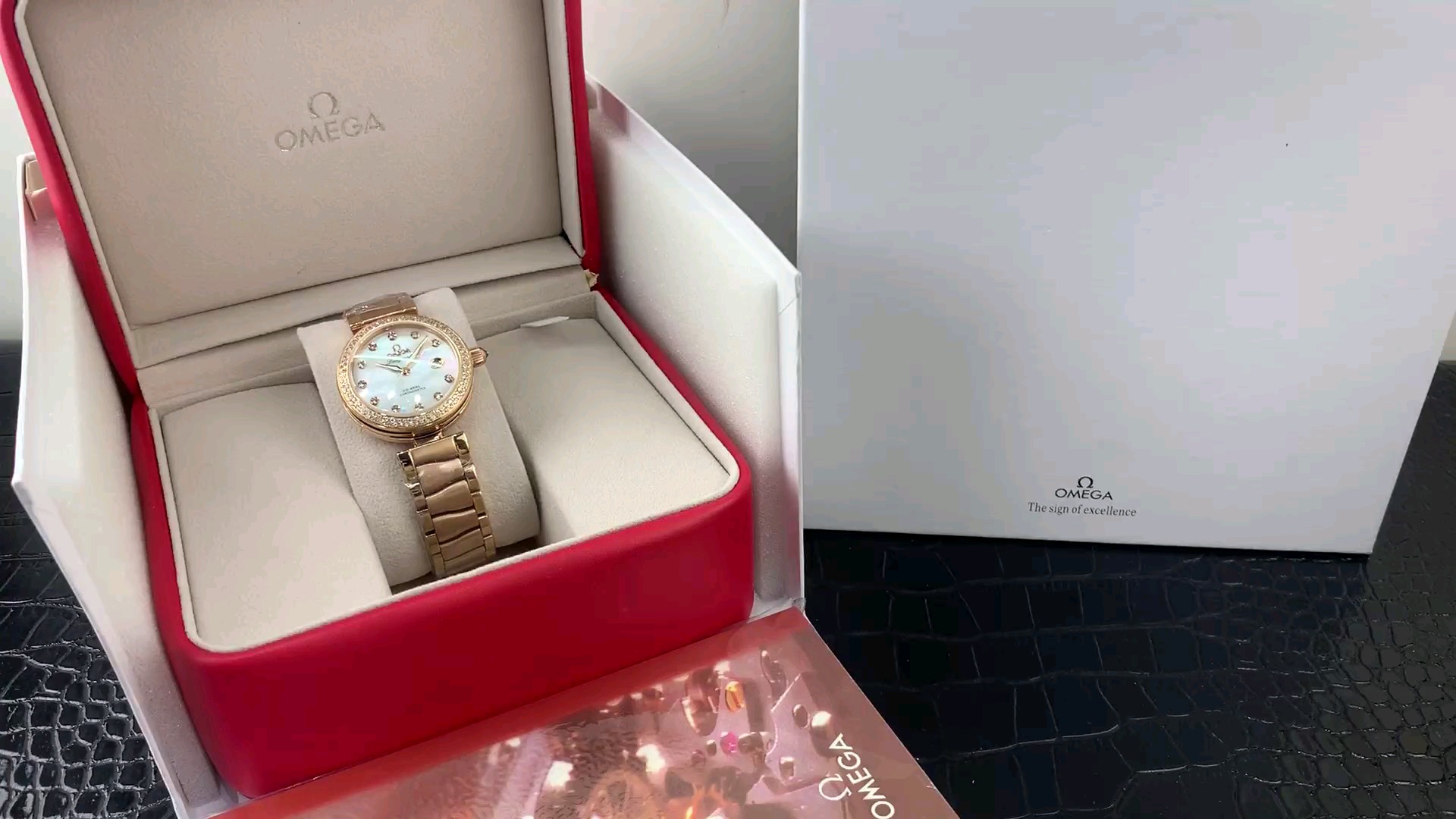 Omega 皇家 欧米茄鸟巢系列镶钻女表视频欣赏