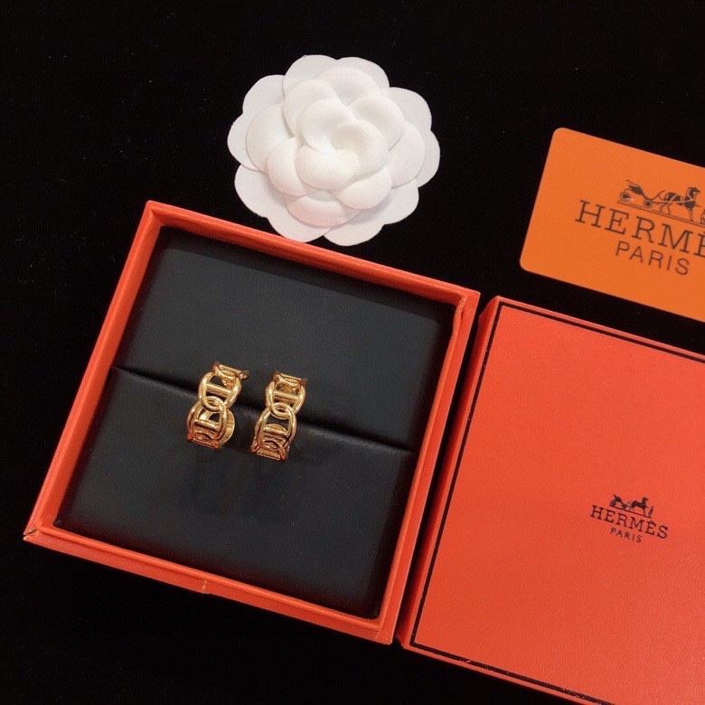 Hermès 爱马仕 新款 耳钉 女神款 优雅美丽 超火爆 ‼ 怎么戴怎么美