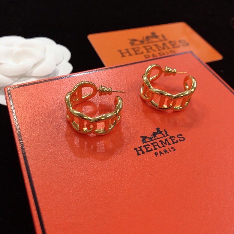 Hermès 爱马仕 新款 耳钉 女神款 优雅美丽 超火爆 ‼ 怎么戴怎么美
