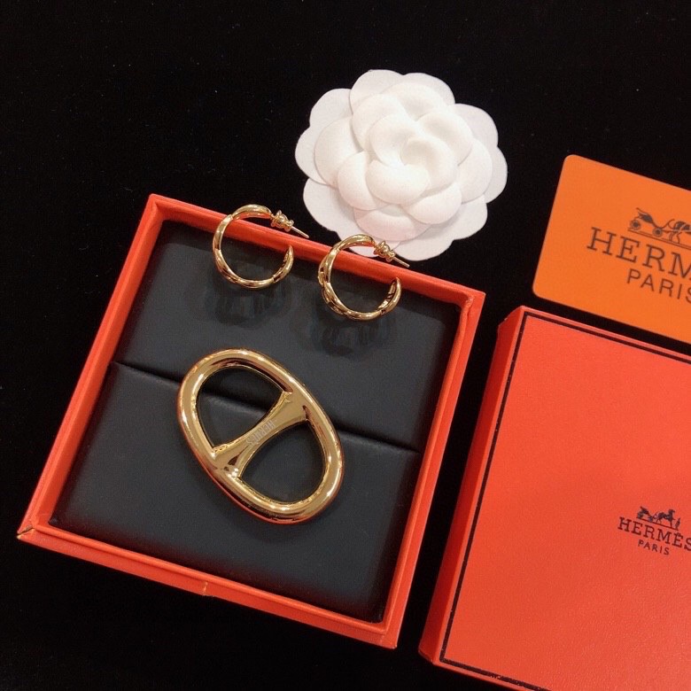 Hermès 爱马仕 新款 耳钉 女神款 优雅美丽 超火爆 ‼ 怎么戴怎么美
