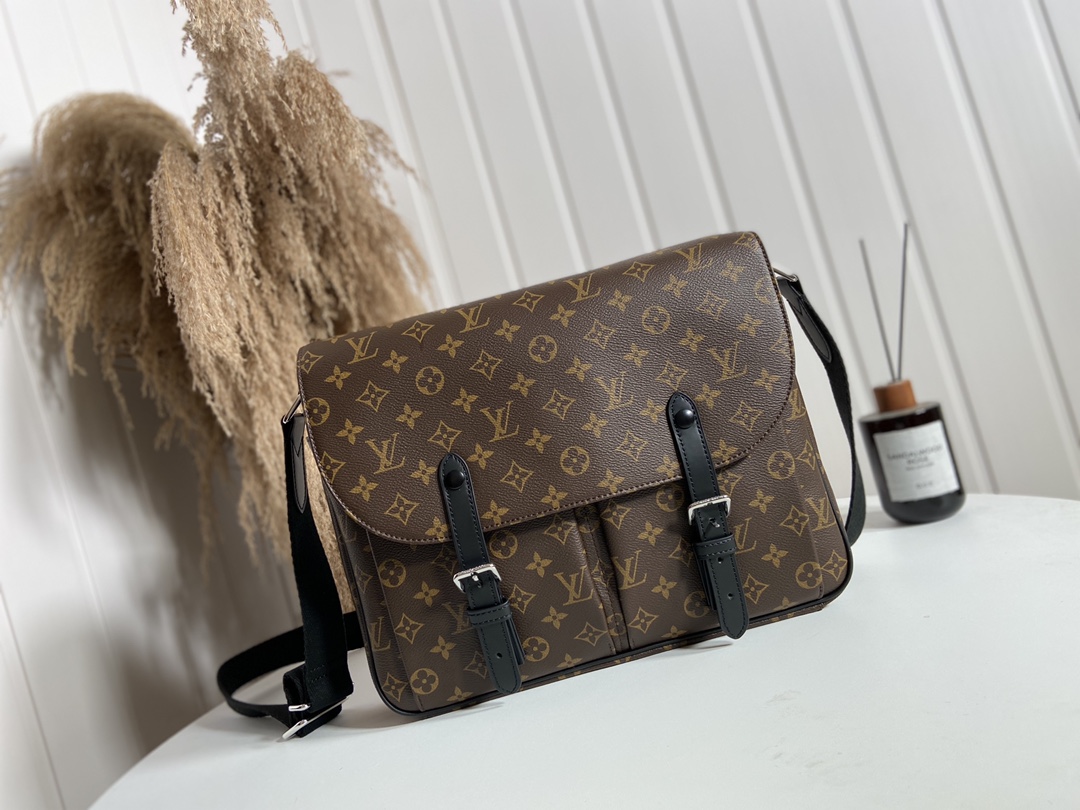 Louis Vuitton LV Christopher Messenger Bags Canvas N41643