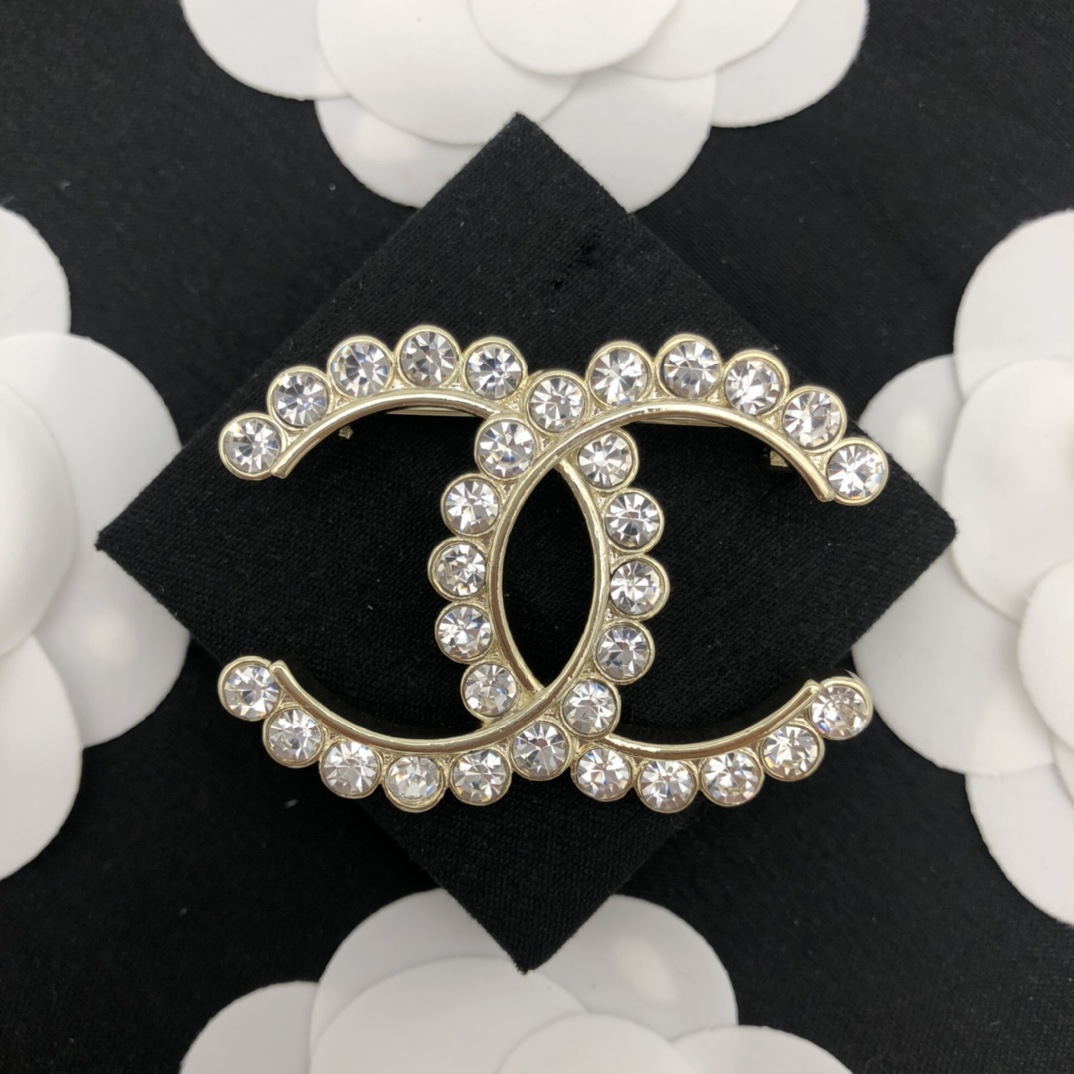 Chanel ch@nel 奢华镶钻+ 胸针