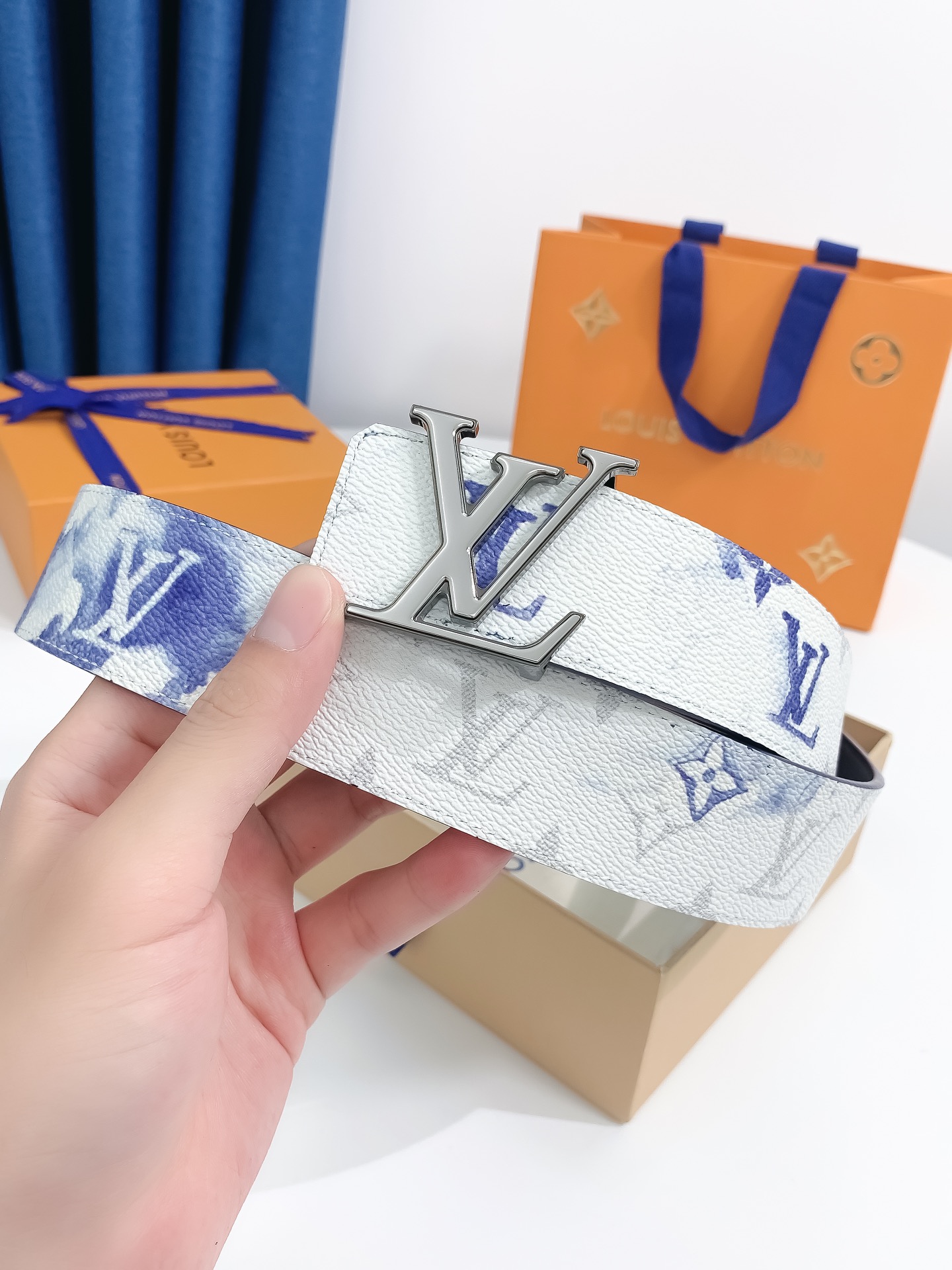 Lv代购货品宽度4.0CM原厂黑花防