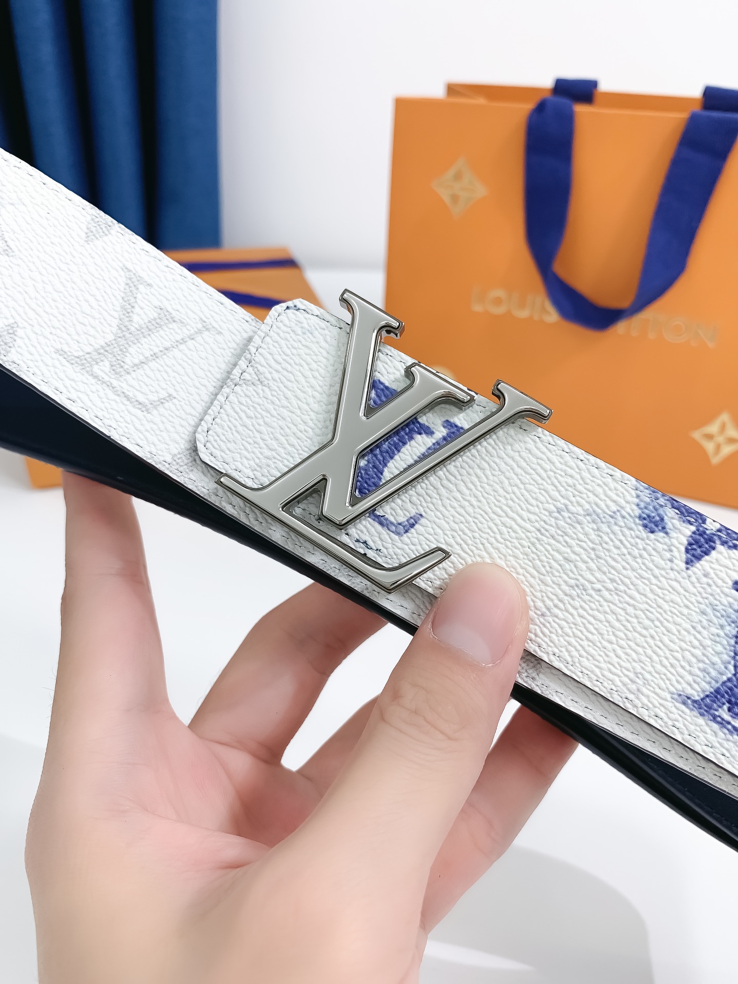 Lv代购货品宽度4.0CM原厂黑花防
