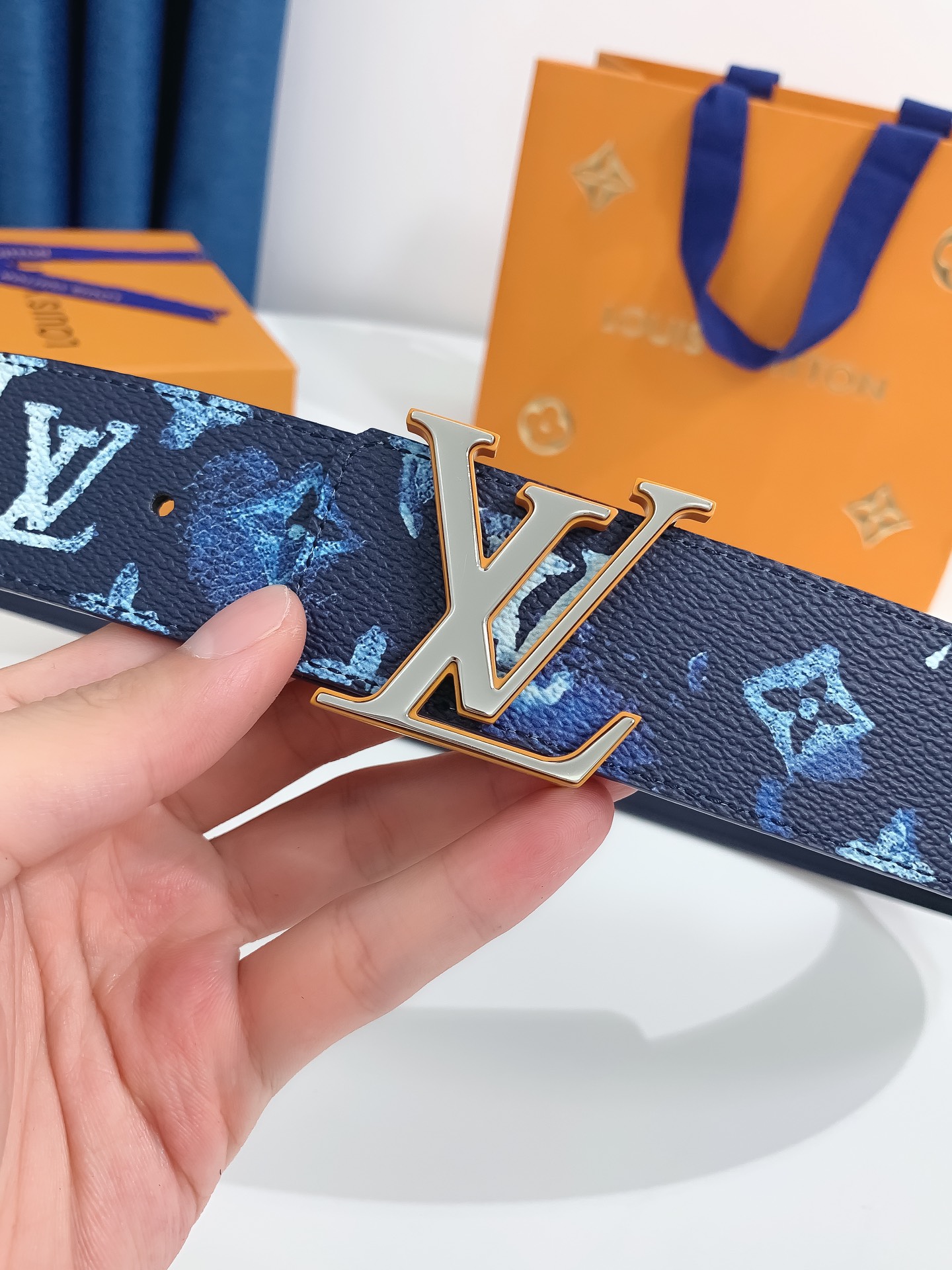 Lv代购货品宽度4.0CM原厂黑花防