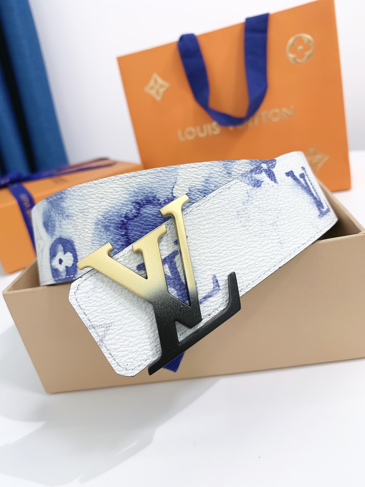 Lv代购货品宽度4.0CM原厂黑花防