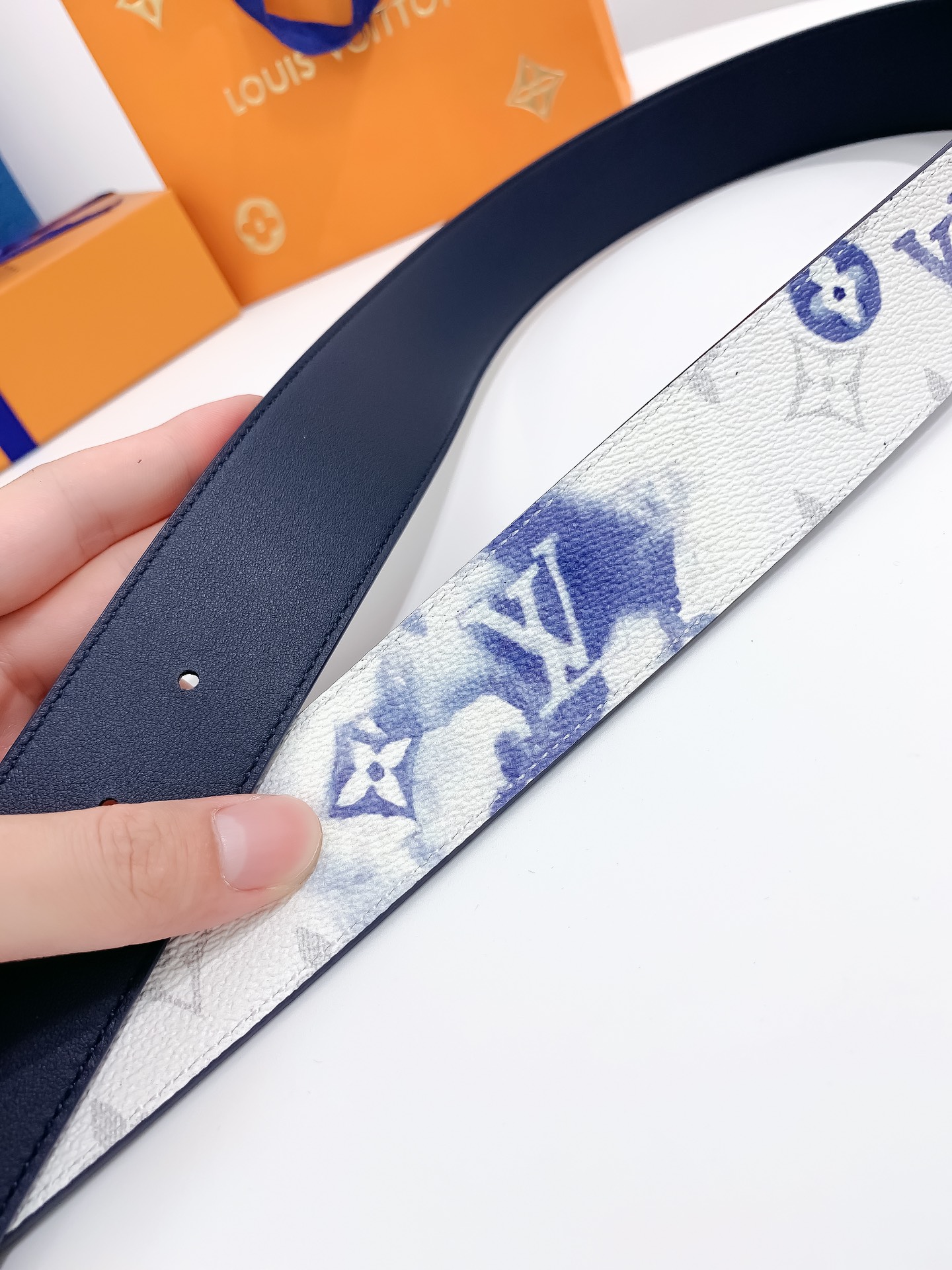 Lv代购货品宽度4.0CM原厂黑花防