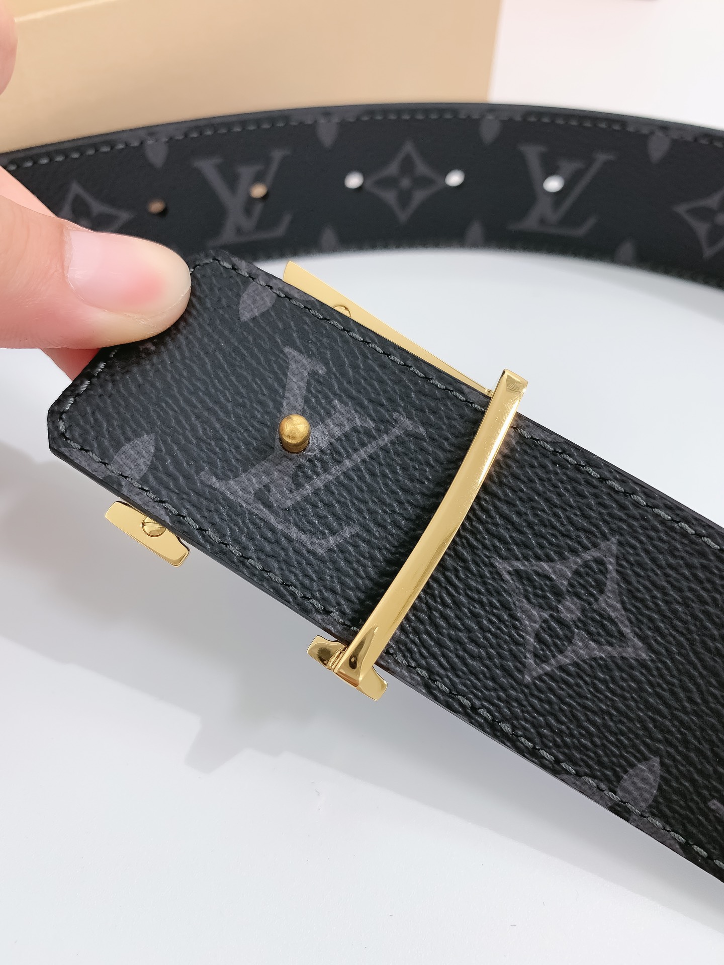 Lv代购货品宽度4.0CM原厂黑花防