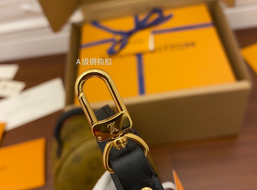 Louis Vuitton LV Palm Springs Mini双肩包 M44872