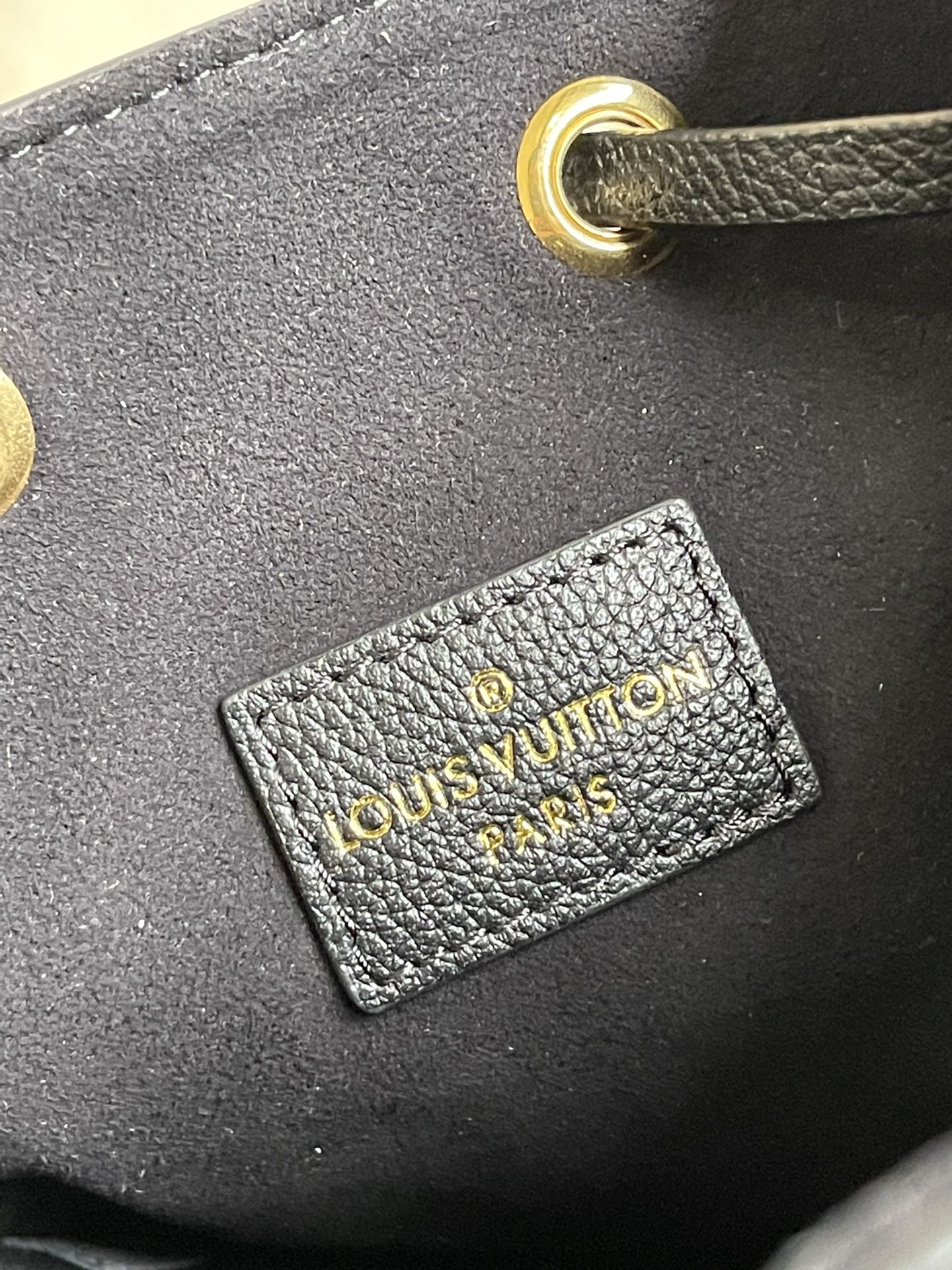 Louis Vuitton LV Lockme Bucket水桶包 M57687