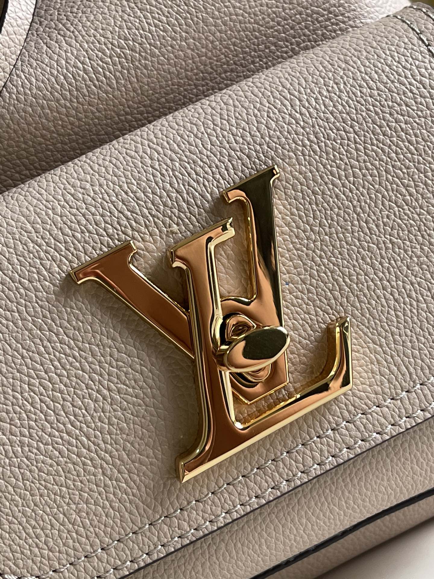 Louis Vuitton LV Lockme Bucket水桶包 M57688