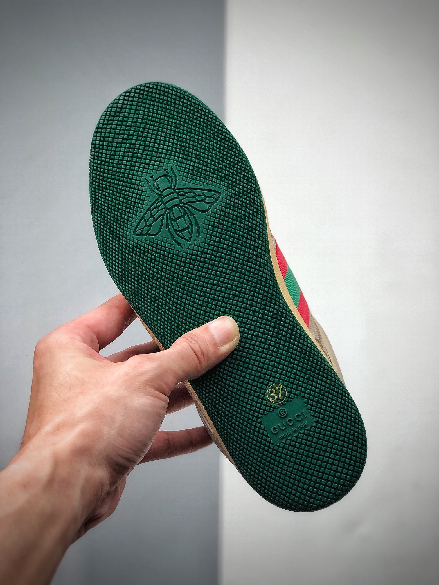 550   Gucci Distressed Screener sneaker 经典型原复古