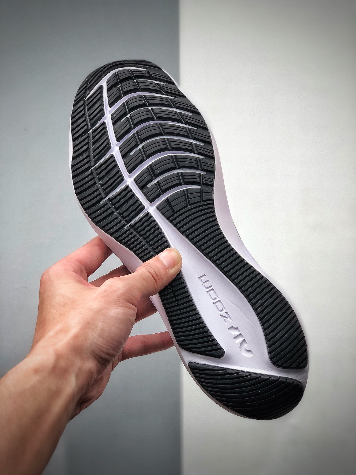 180  Air Zoom Winflo 7代 网面透气 训练跑步鞋  CJ0291-006