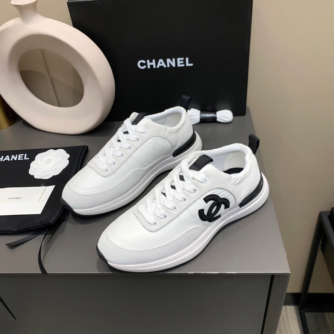 NO:245754,Chanel-Chanel-2025 counter top casual sneakers This classic design; the upper has a variety of craftsmanship styles; the sole is fashionable and sporty; it is an extraordinary variety of color matching elements... The diversified mix and match is very beautiful and versatile, casual, fashionable, sports, and outdoors can be taken into account... The upper is imported high mercerized beef reverse fold   waterproof down cloth, the inner lining is imported breathable net, the original sole original TPU combination sole, size 35~41, casual shoes/sports shoes, chanel, chanel, sneakers, down jacket19860909Chanel香奈儿——2025专柜顶级休闲款运动鞋 这款经典设计；鞋面多种工艺的风格；大底却时尚运动；不平凡的拥入了多种配色元素…… 多元化混搭非常好看百搭,休闲,时尚,运动,户外都能兼顾…… 鞋面原版进口高丝光牛反绒 防水羽绒布 内里原版进口透气网 大底原版TPU组合大底 码数35～41,休闲鞋/运动鞋,chanel,chanel,sneakers,down jacket,Women's Shoes