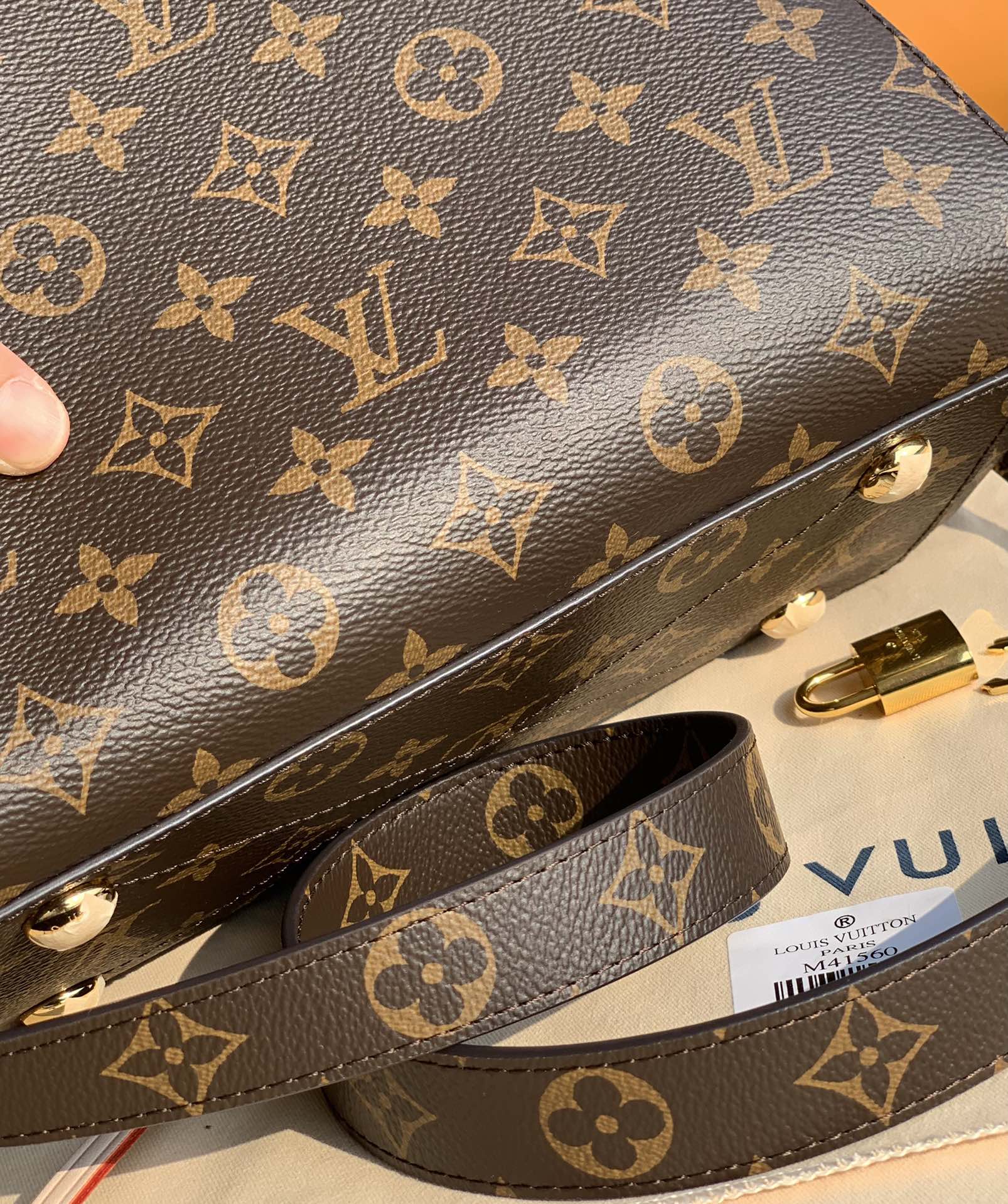 🌼 m41055尺寸29-20-13cm海外渠道 经典蒙田BB尺寸到货！大家都知道蒙田包是很火的一款，经