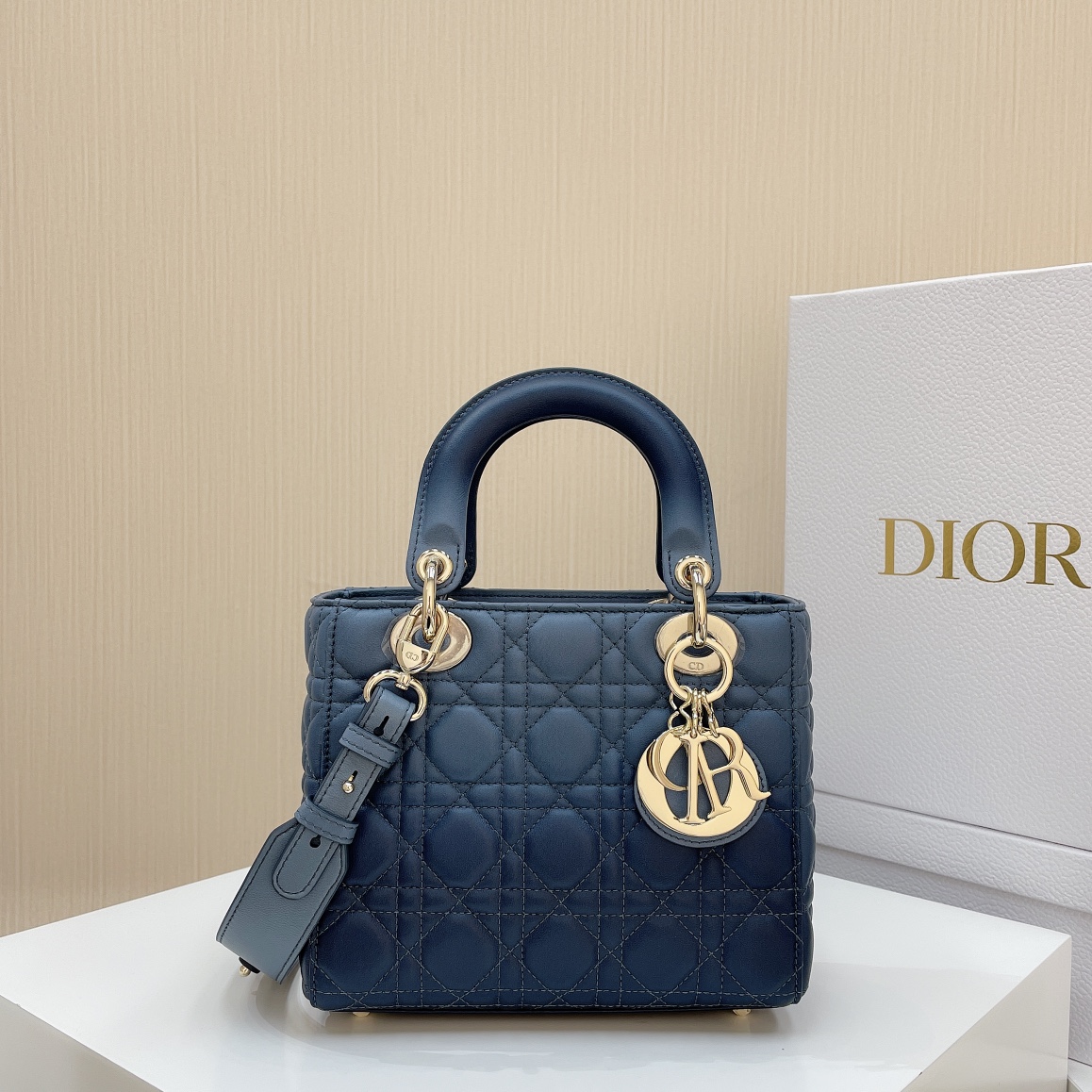 DIOR Lady Dior Gradient Blue Lambskin Cannage Handbag