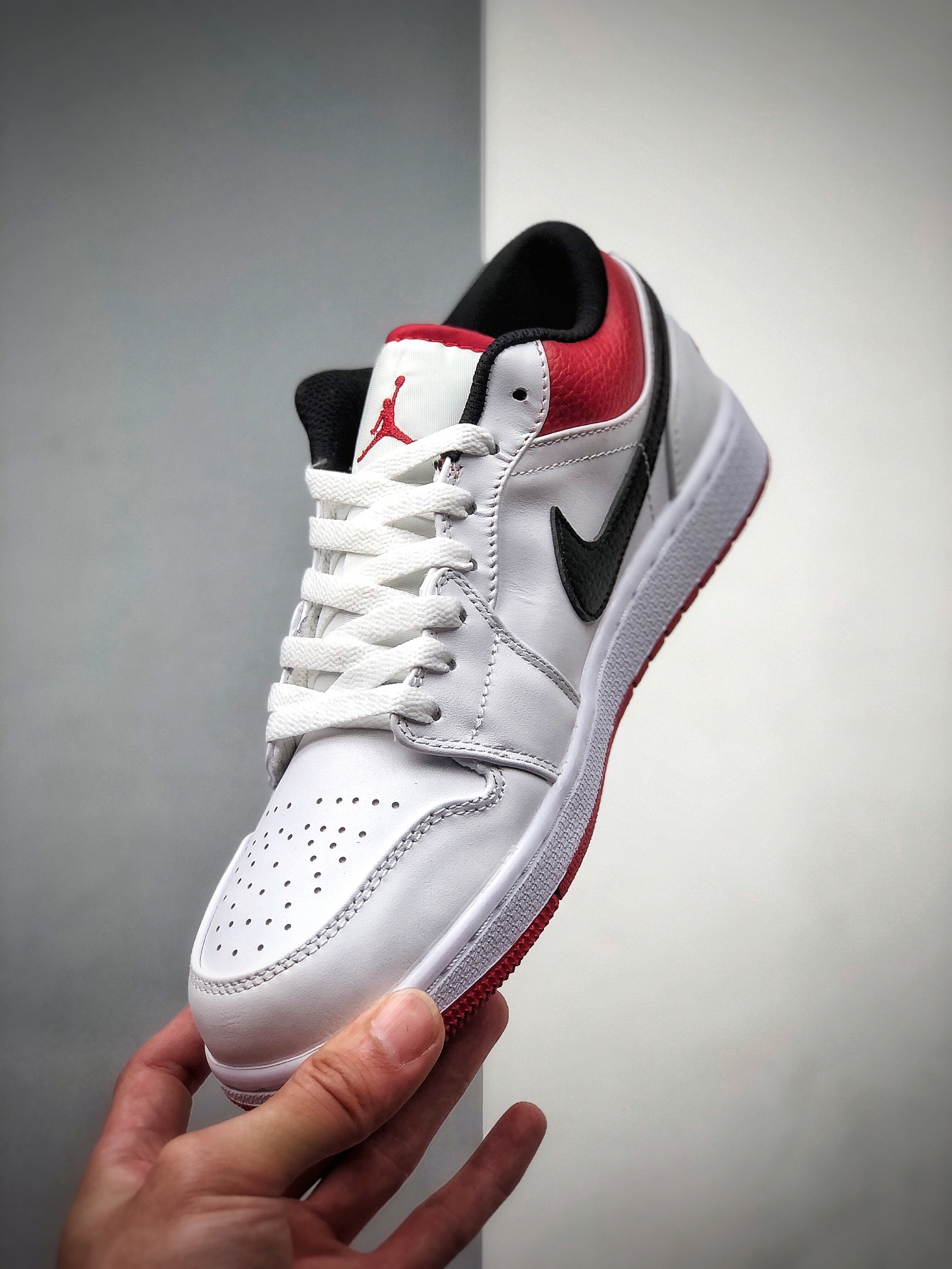 200  Air Jordan 1 Low  白红黑勾 AJ1乔1低帮休闲板鞋 553558-118