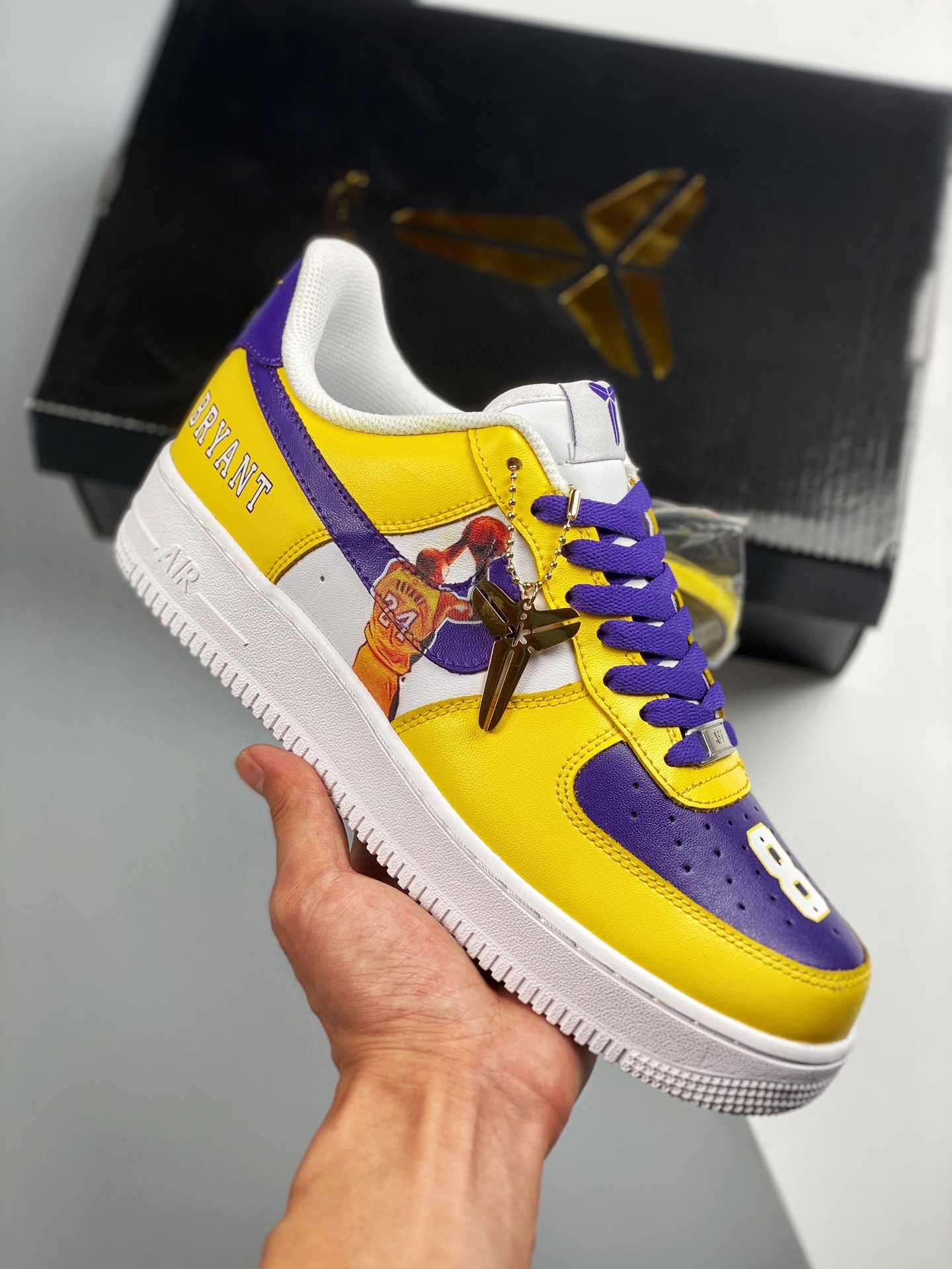 Nike Air Force 1 pintado a mano con spray, nivel original, horma y cartón originales, creando la silueta auténtica de A…