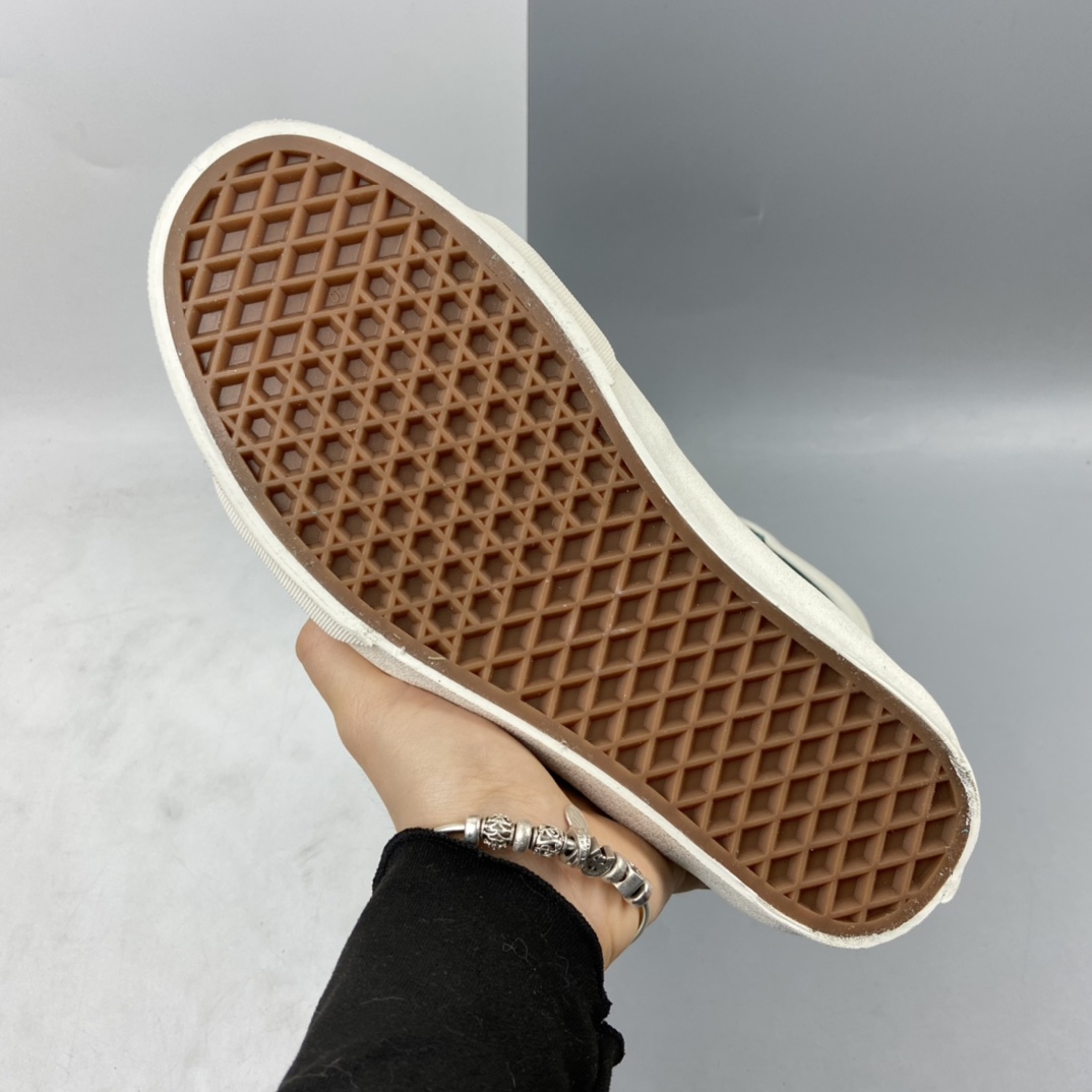 P160 Vans Sk8-Hi 新风尚经典高帮休闲板鞋 VN0A4BV6V76