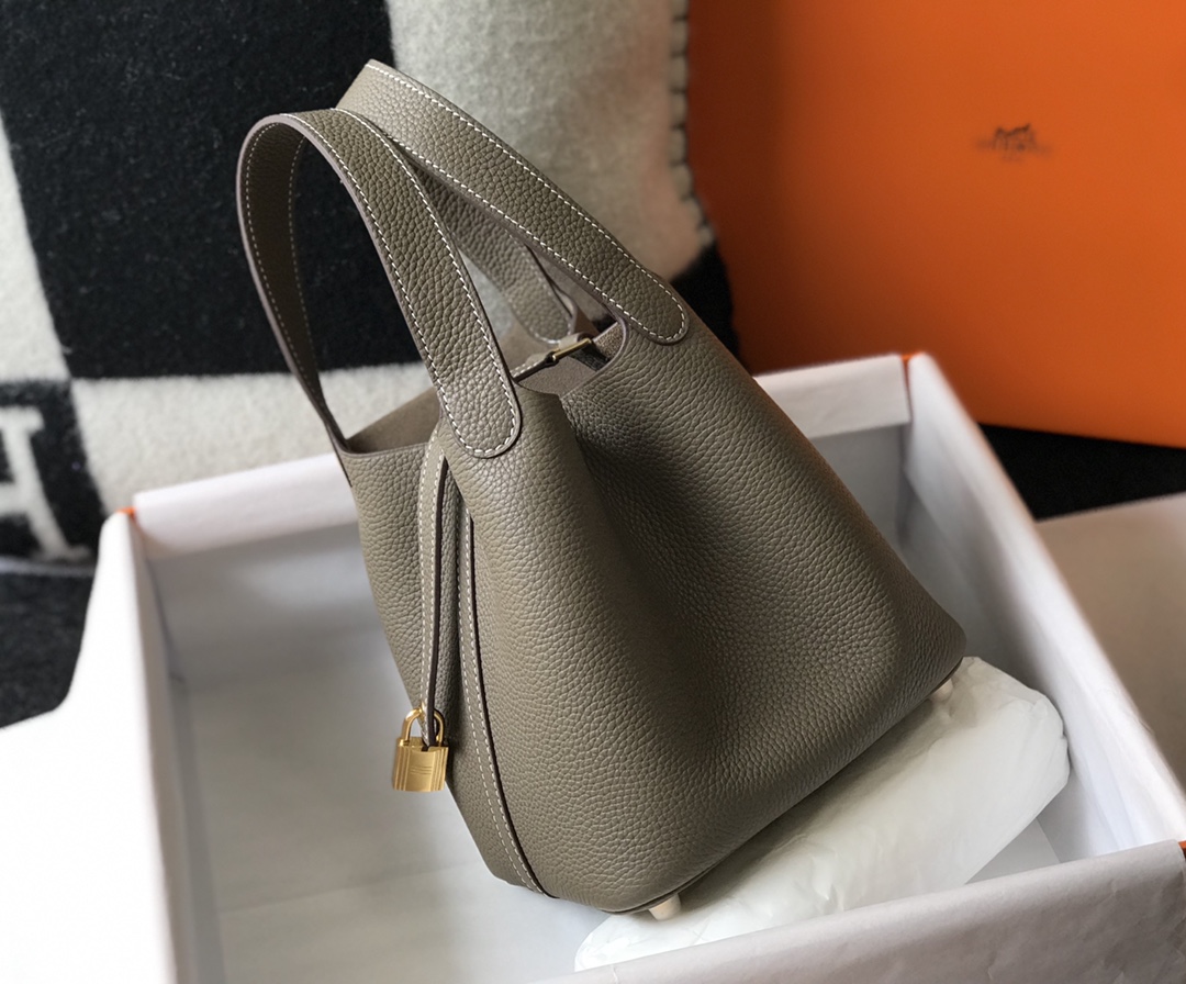 Hermès Picotin Lock 18 Handbag: Chic, Casual, and Timeless Style 2 i1620196855 3854 1
