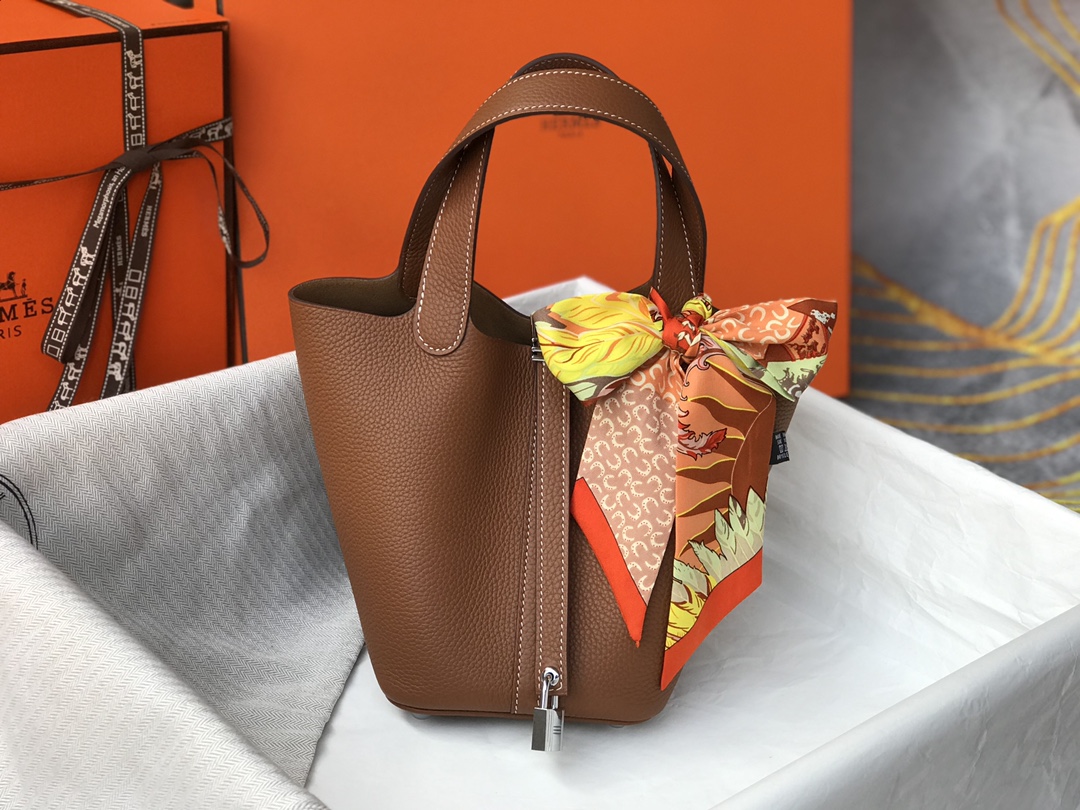 Hermès Picotin Lock 18 Handbag: Casual Bucket Bag in Brown Leather 5 i1620199475 8995 3