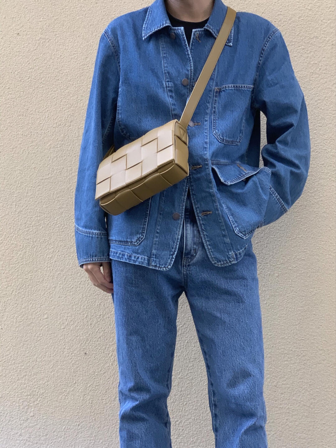 Bottega Veneta CASSETTE 23CM 编织皮革方盒斜挎包 578004芥末色