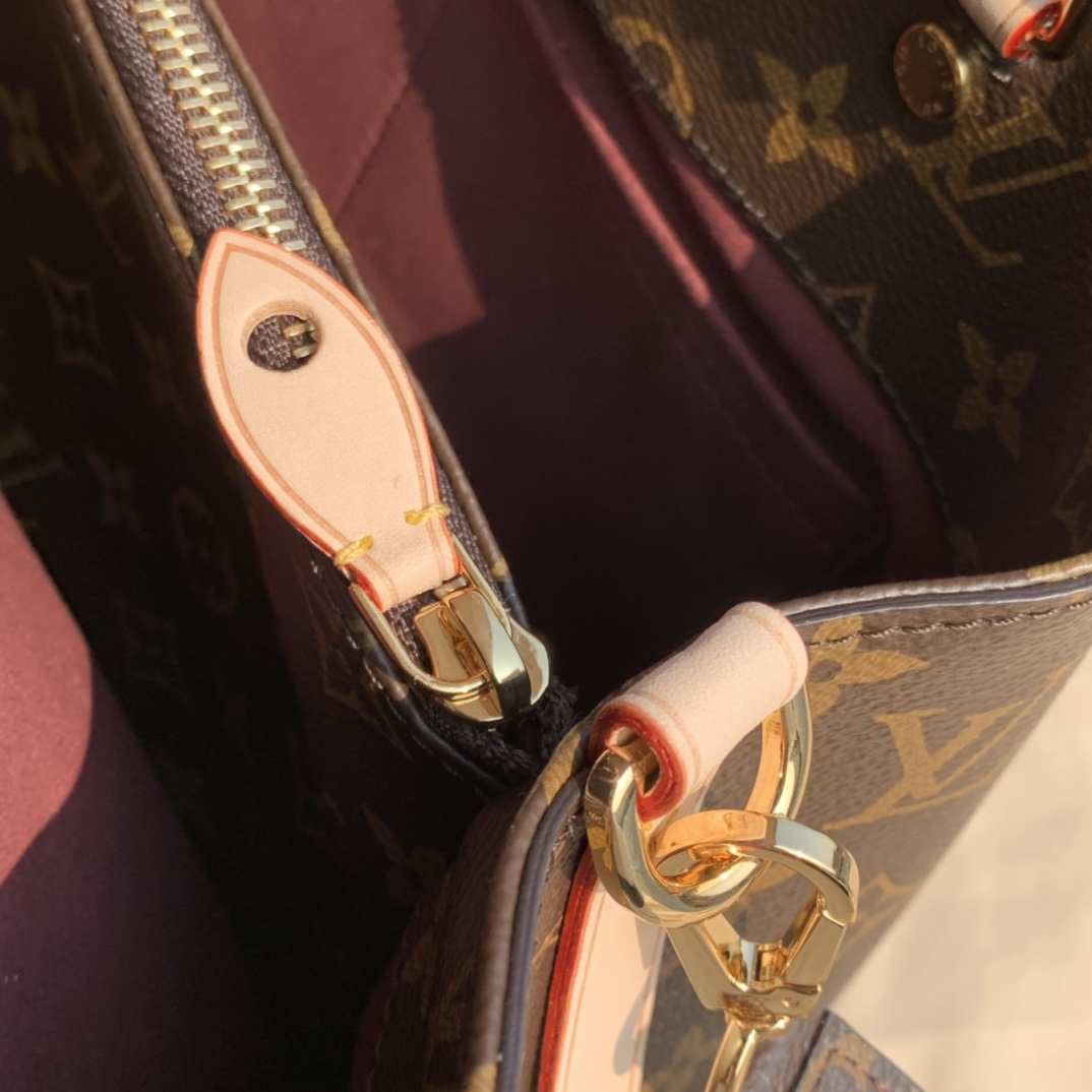 🌼 m41056尺寸33-23-15cm 蒙田中号现货到了，支香港仓发货也可以选择国内仓库发货。中号与小