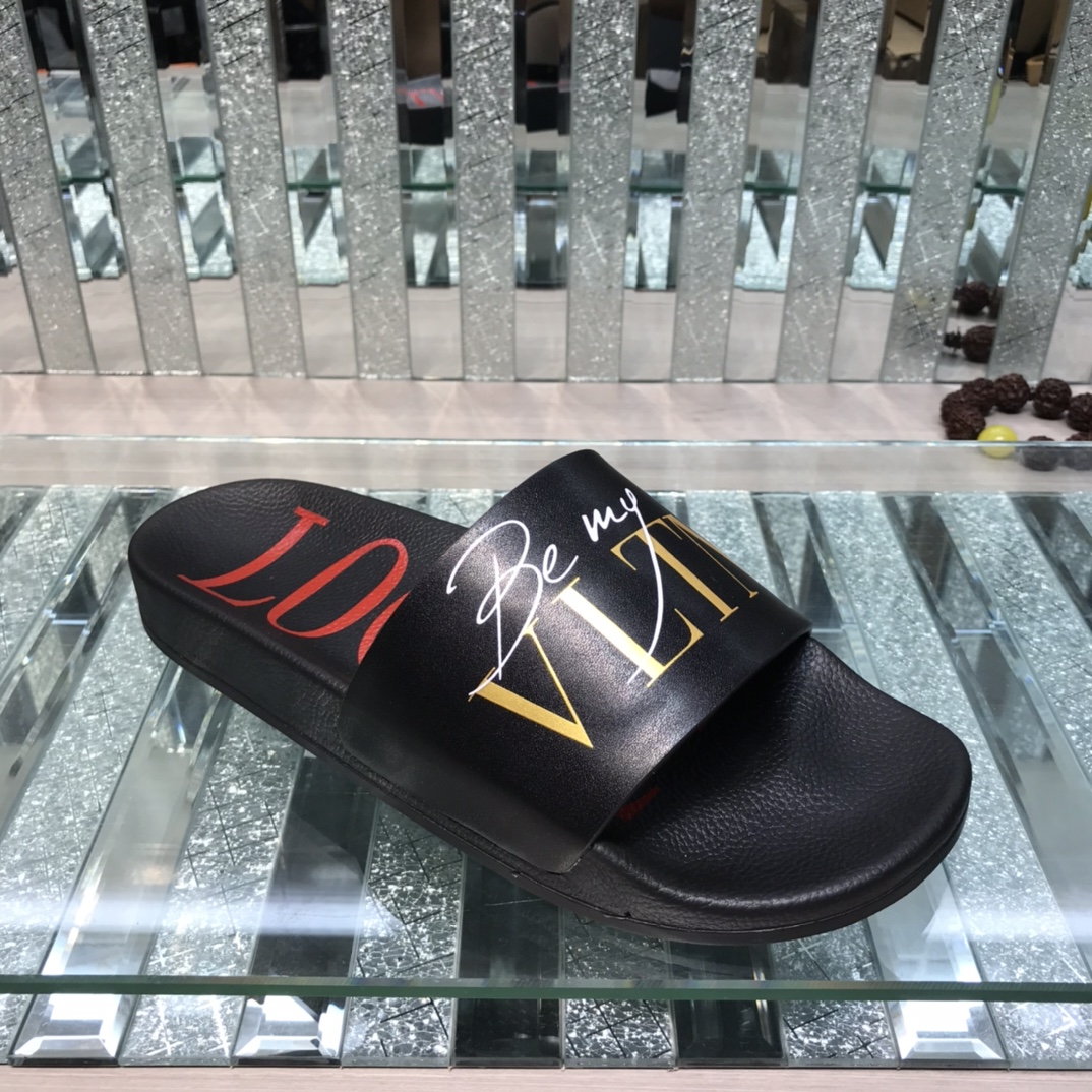 H0  拖鞋 华伦天奴夏季新品••出游必备潮品 夏季拖鞋🏖️沙滩鞋•凉鞋专柜原单货⌚️原版进口专用材质品牌logo➕原版超轻pu发泡弹力鞋底