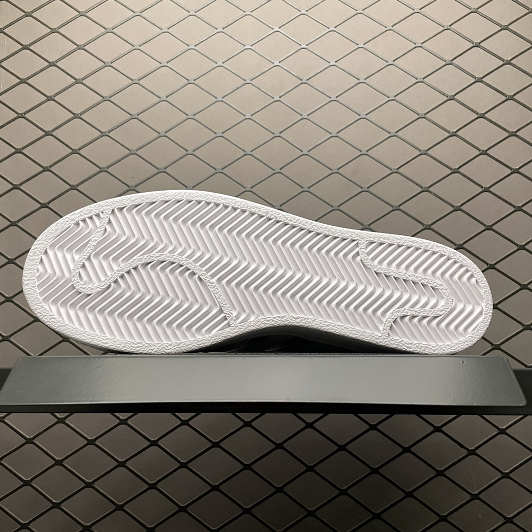 200 AD 阿迪 Superstar 贝壳头运动休闲板鞋 GX7914