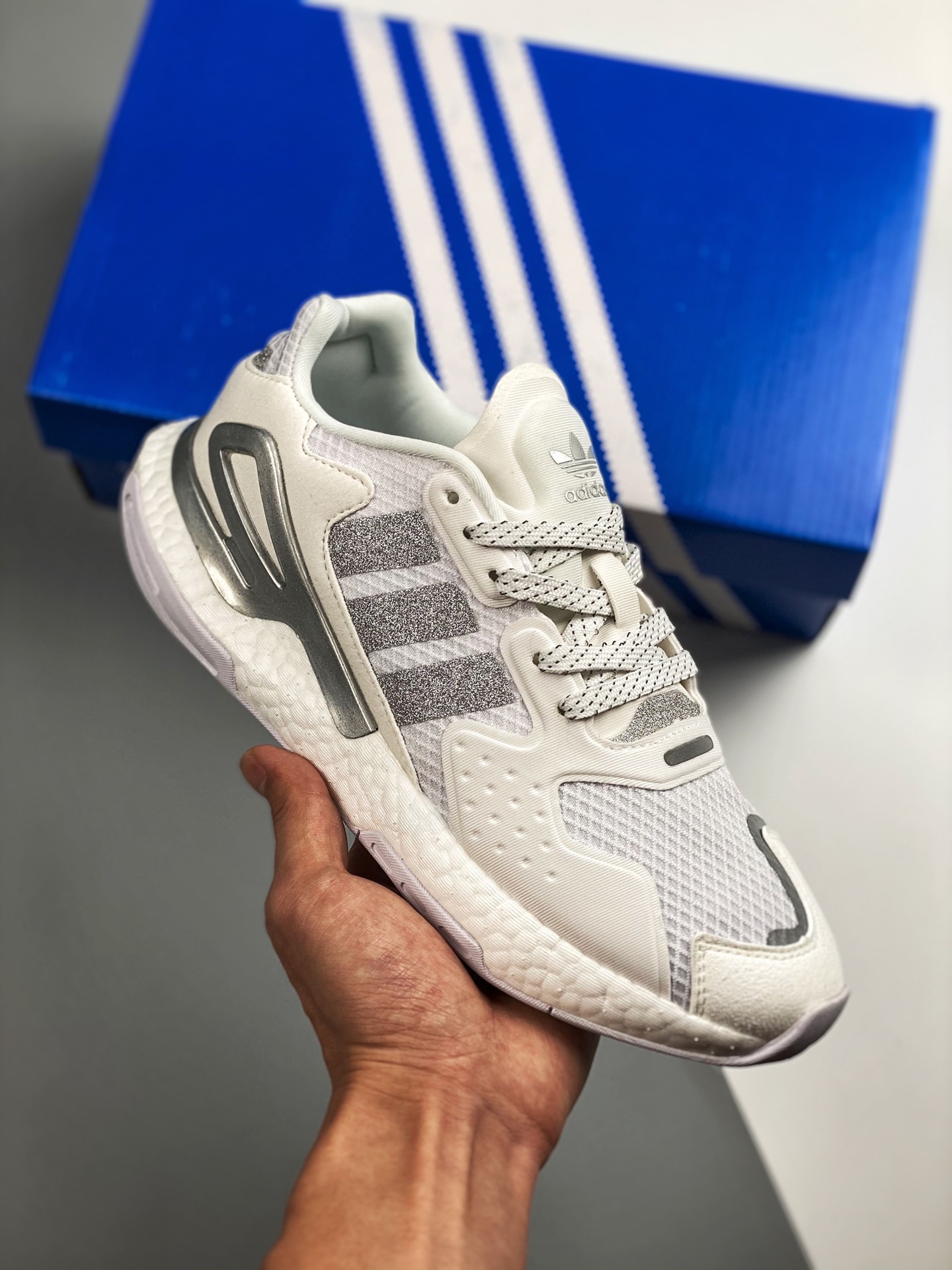 Adidas Day Jogger Night Walker segunda generación Mismo modelo clásico de Eason Chan Número de artículo: FW4046 Tallas:…