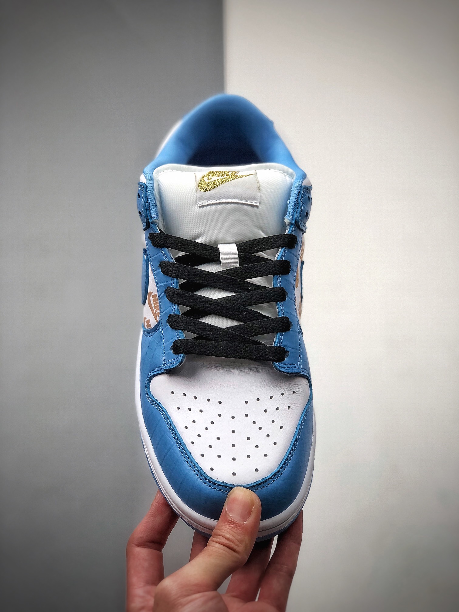 380 纯原版本(xs)耐克 SB 北卡蓝 Supreme x Nike SB DuNIKE Low DH3228-141-莆田鞋,莆田鞋货源,高仿鞋,高仿鞋货源,安福档口,莆田高仿鞋,莆田鞋批发,高仿鞋批发,莆田高仿运动鞋,高仿运动鞋,莆田运动鞋 380 纯原版本(xs)耐克 SB 北卡蓝 Supreme x Nike SB DuNIKE Low DH3228-141