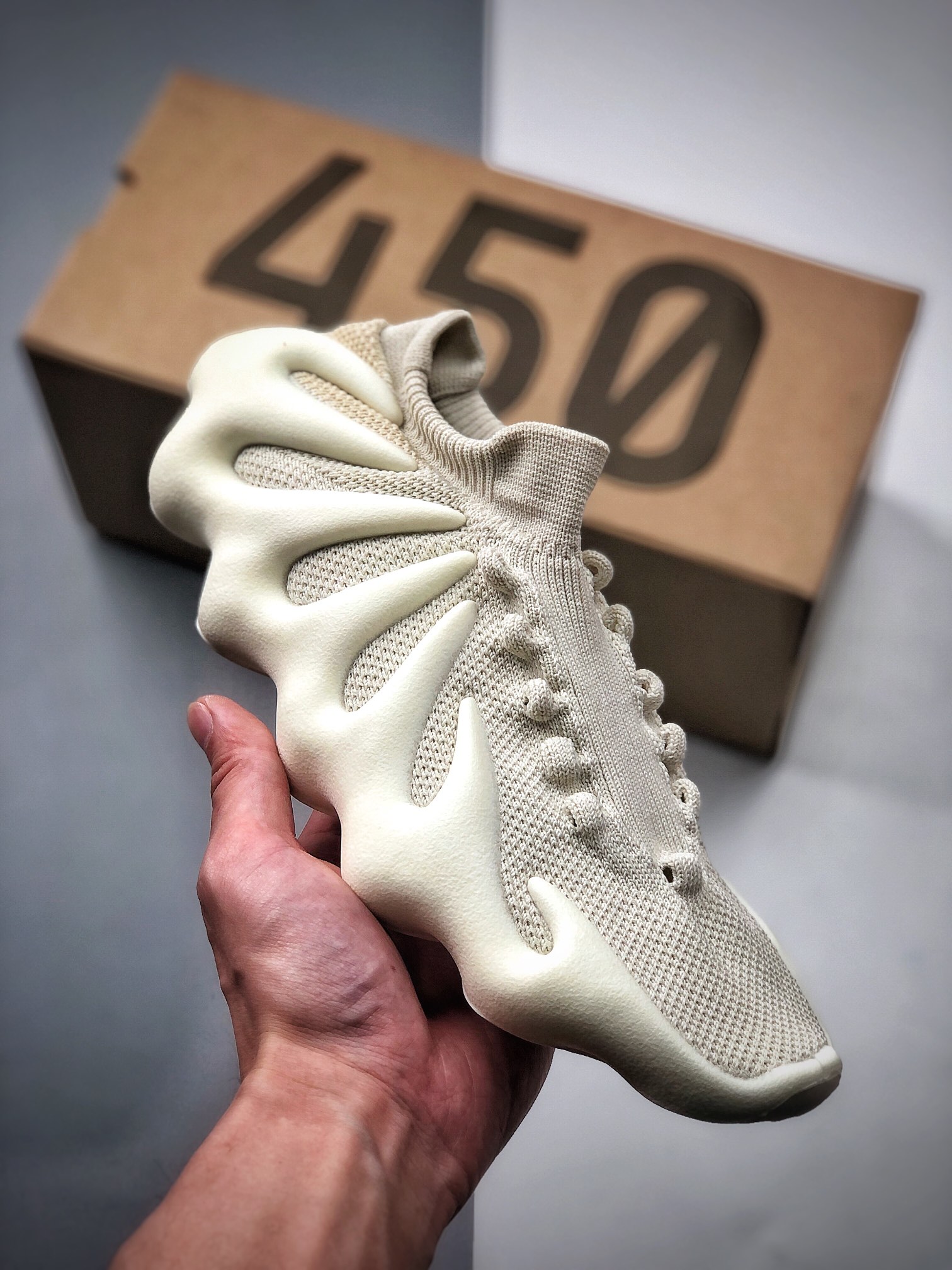500 顶级纯原 侃爷上脚的火山鞋来了 联乘侃爷Kanye West x Adidas Yeezy 450”Cloud White”八爪袜套式轻便针织透气休闲运动慢跑鞋“灰白火山小笼包”H68038