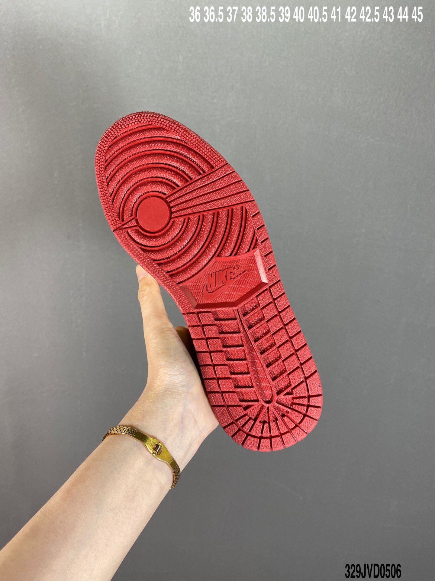 190 Jordan Brand 近日带来了一款全新的 Air Jordan 1 Low“Spades”配色 DJ5185-100-莆田鞋,莆田鞋货源,高仿鞋,高仿鞋货源,安福档口,莆田高仿鞋,莆田鞋批发,高仿鞋批发,莆田高仿运动鞋,高仿运动鞋,莆田运动鞋 190 Jordan Brand 近日带来了一款全新的 Air Jordan 1 Low“Spades”配色 DJ5185-100