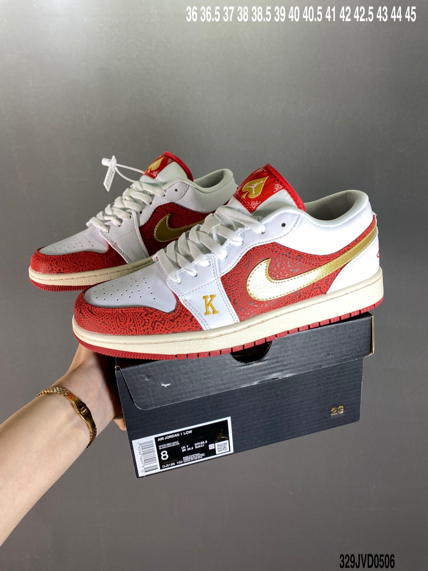 190 Jordan Brand 近日带来了一款全新的 Air Jordan 1 Low“Spades”配色 DJ5185-100-莆田鞋,莆田鞋货源,高仿鞋,高仿鞋货源,安福档口,莆田高仿鞋,莆田鞋批发,高仿鞋批发,莆田高仿运动鞋,高仿运动鞋,莆田运动鞋 190 Jordan Brand 近日带来了一款全新的 Air Jordan 1 Low“Spades”配色 DJ5185-100