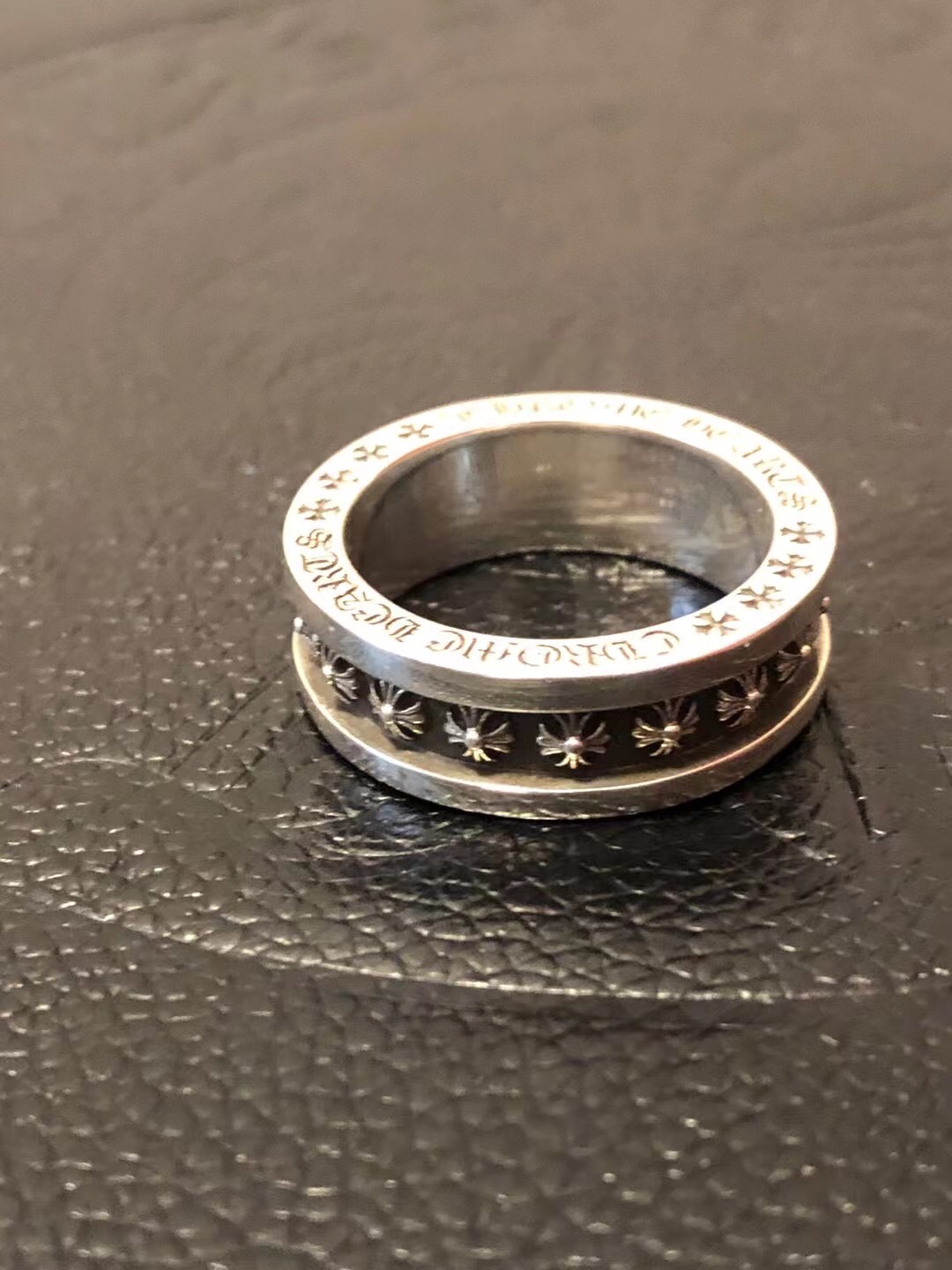 Chrome Hearts 𝐂𝐡𝐫𝐨𝐦𝐞 𝐡𝐞𝐚𝐫𝐭𝐬 克罗心Mini p非常的 各大网络平台都有它的身影