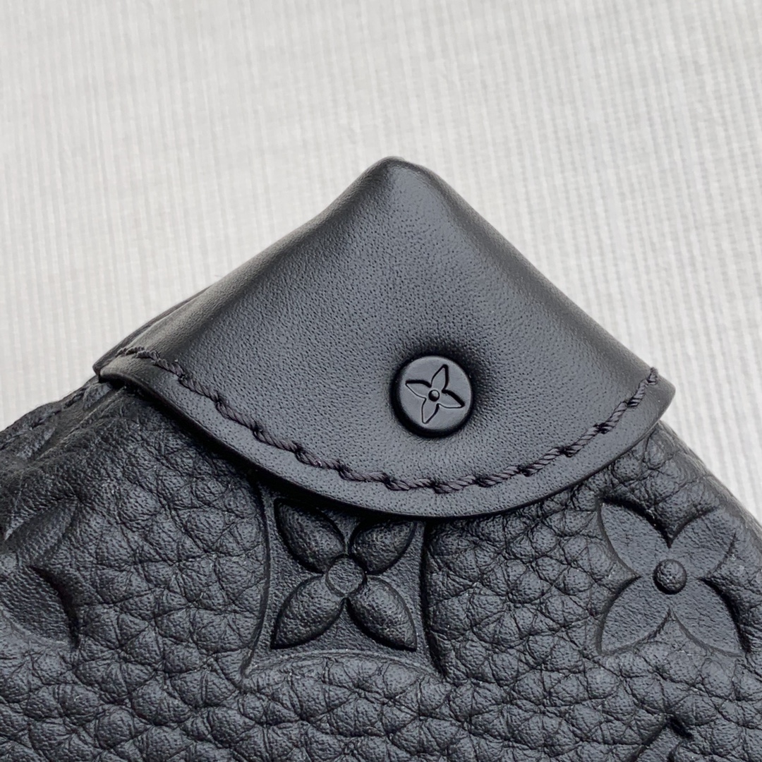 Shop Louis Vuitton 2022 SS Soft trunk wallet (M80224) by Corriere