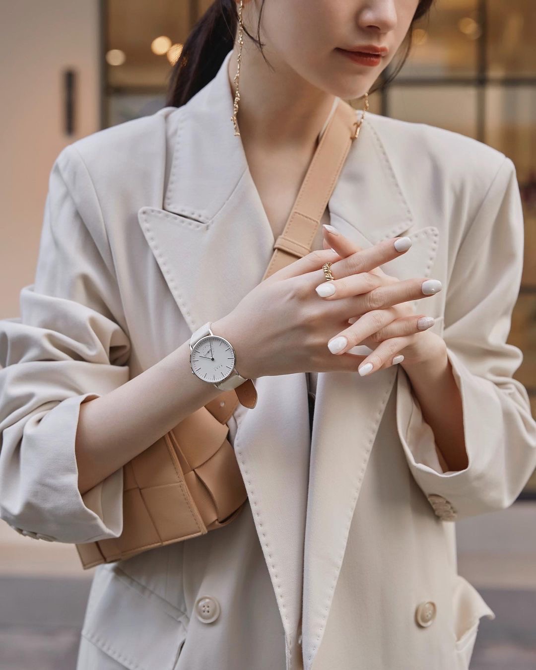 Bottega Veneta葆蝶家  The Belt Cassttte腰包 639367奶茶色