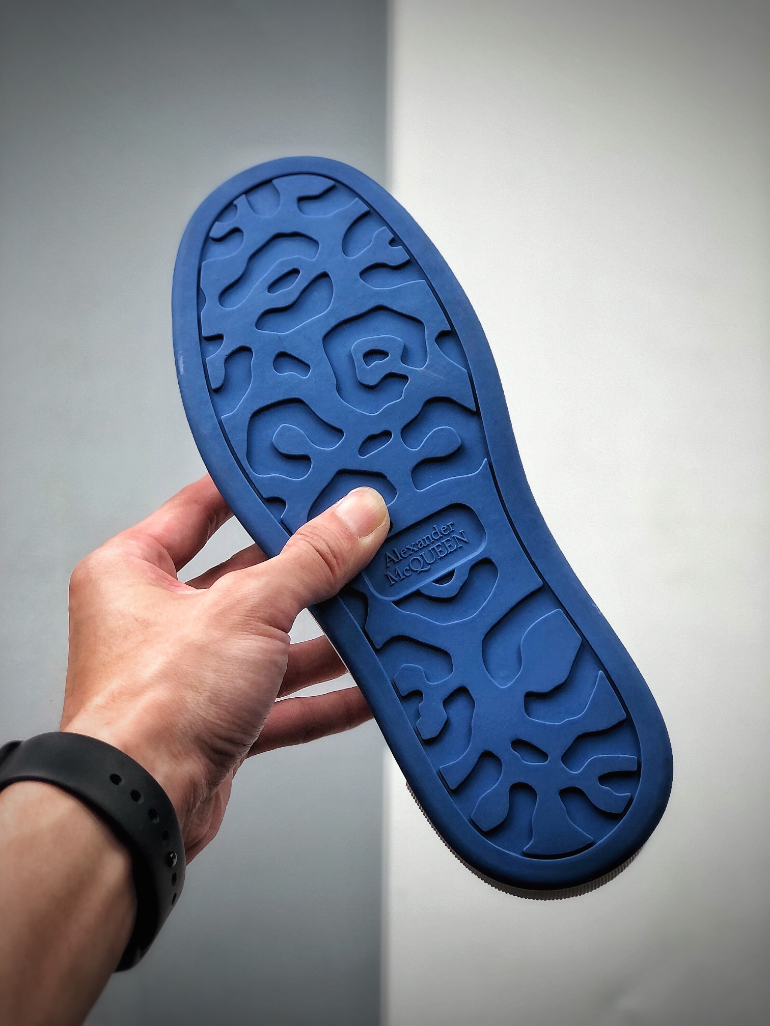 480  亚历山大·麦昆Alexander McQueen sole sneakers低帮植绒皮面翻毛尾