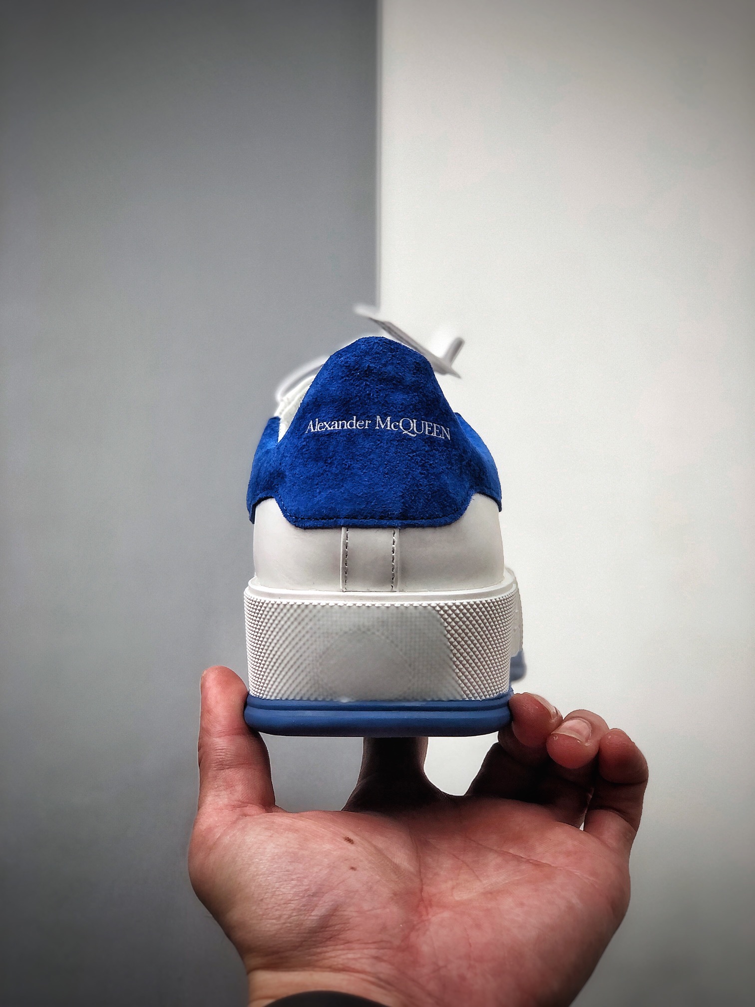 480  亚历山大·麦昆Alexander McQueen sole sneakers低帮植绒皮面翻毛尾