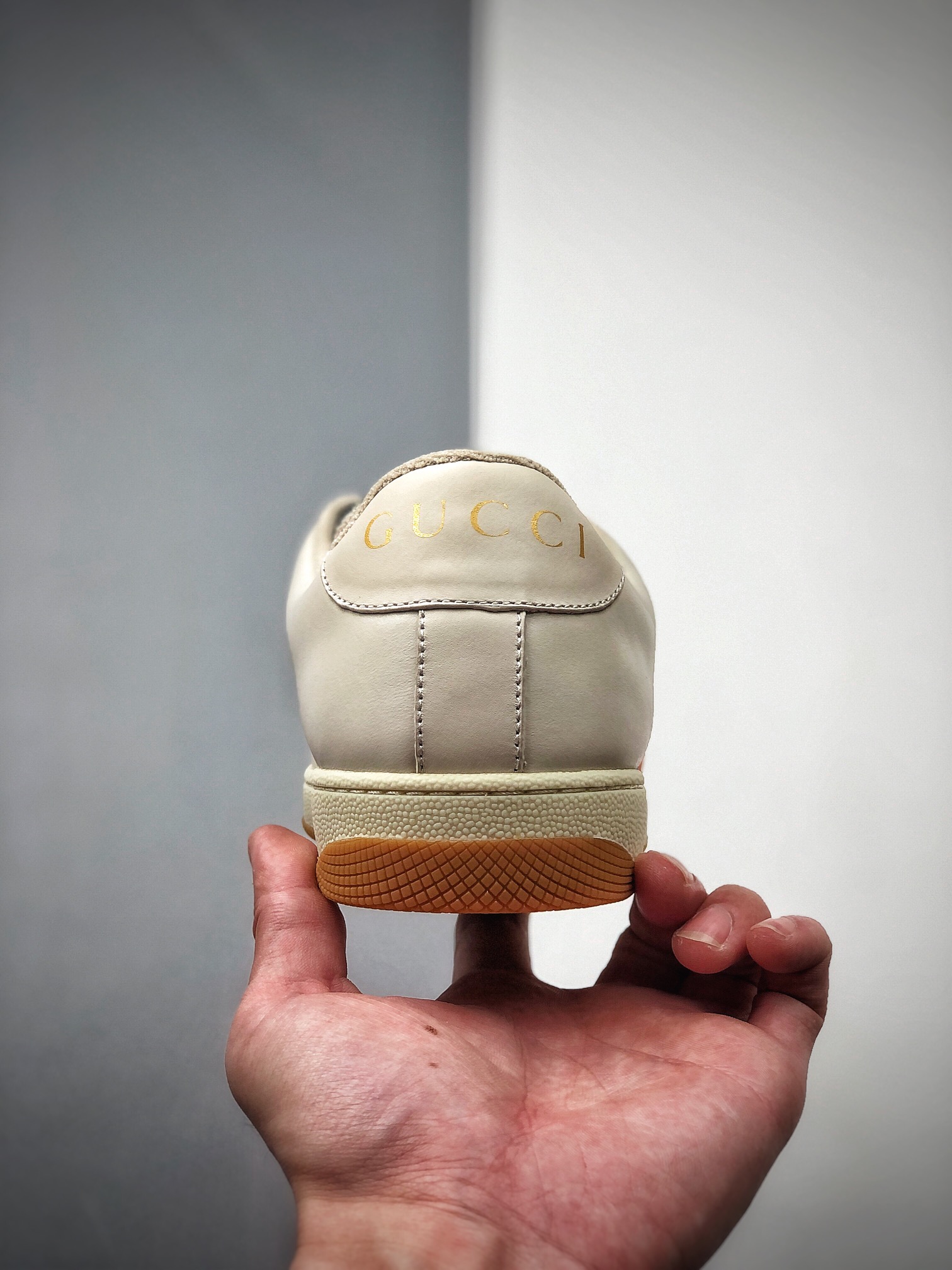 550  Gucci  Distressed Screener sneaker 经典型原复古 复古学院风