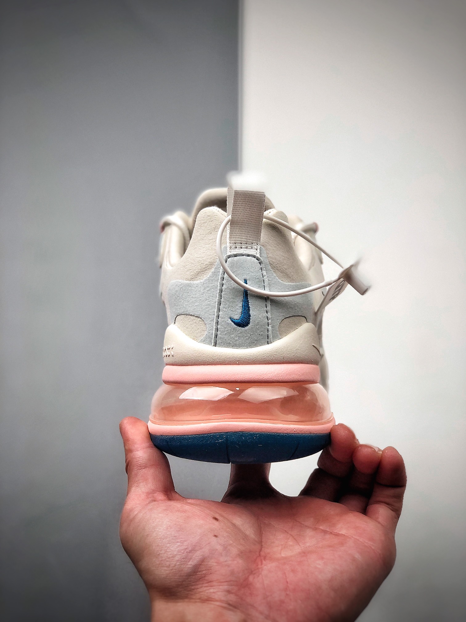 220  Nike Air Max 270 React 半小掌气垫跑鞋  CT6174-100