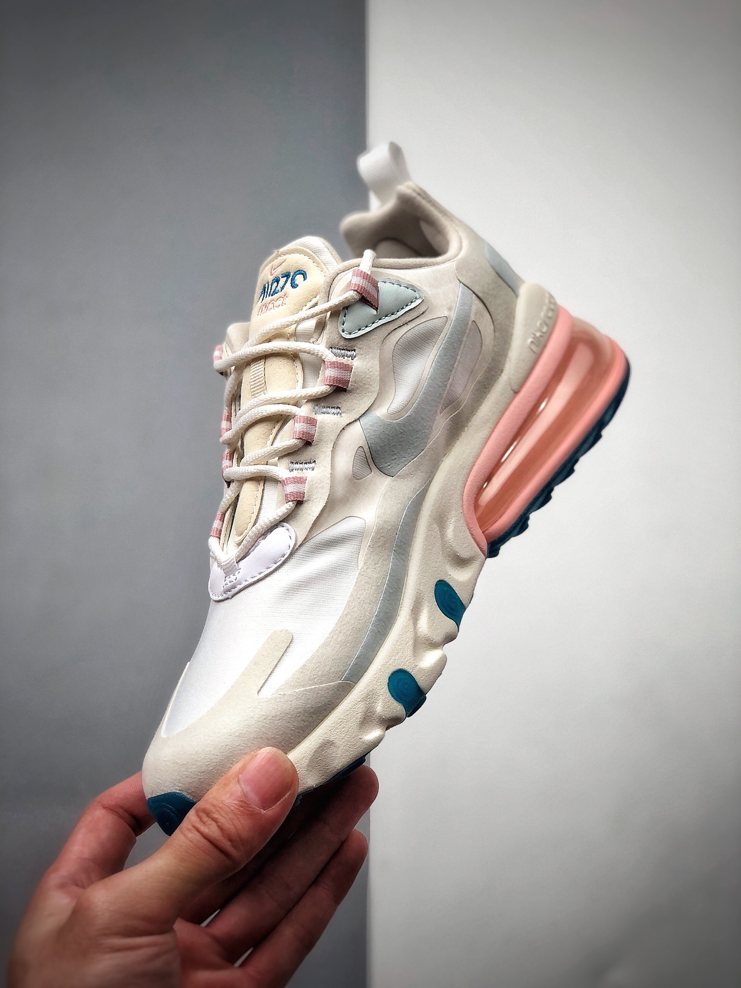 220  Nike Air Max 270 React 半小掌气垫跑鞋  CT6174-100