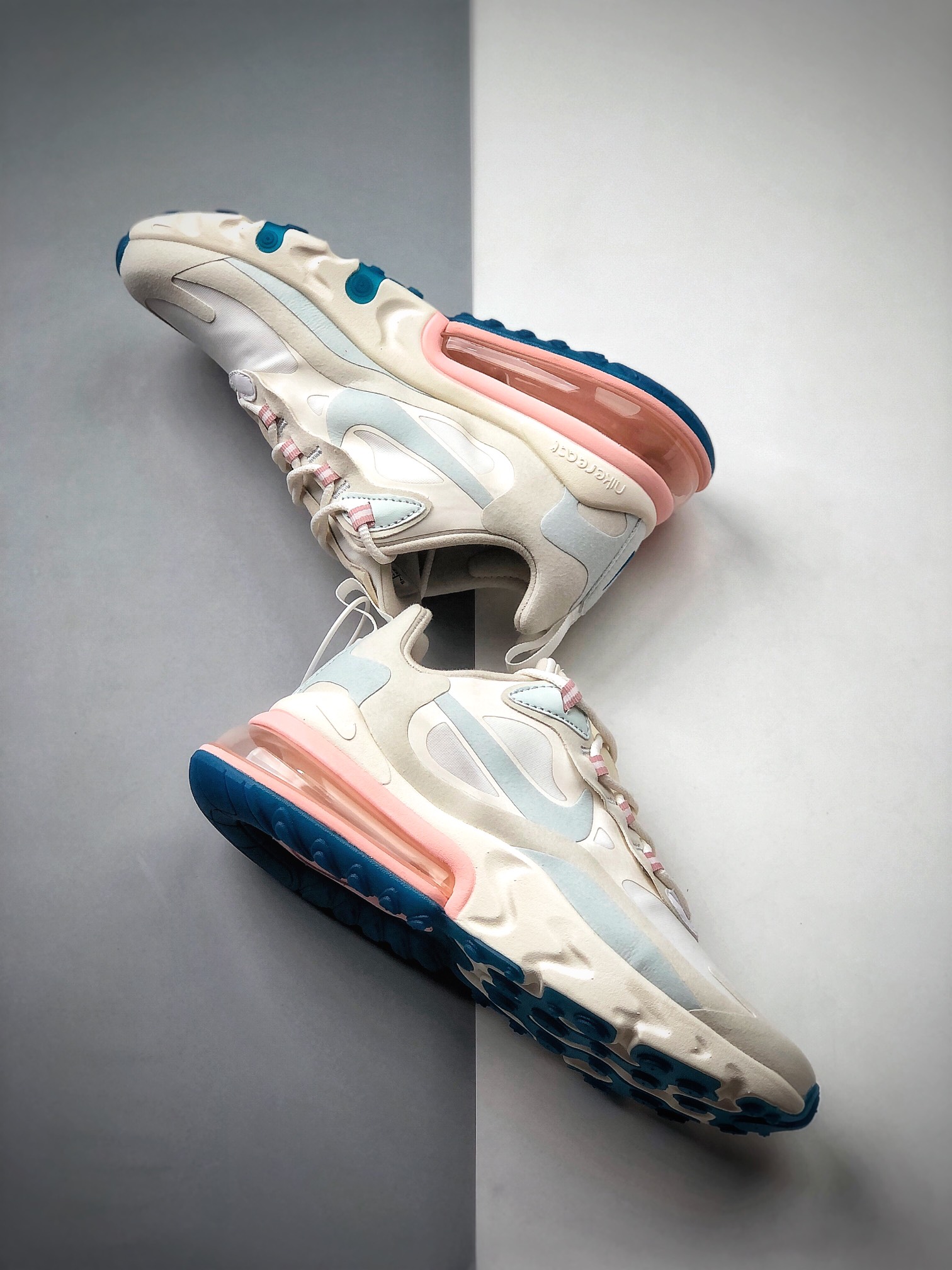 220  Nike Air Max 270 React 半小掌气垫跑鞋  CT6174-100