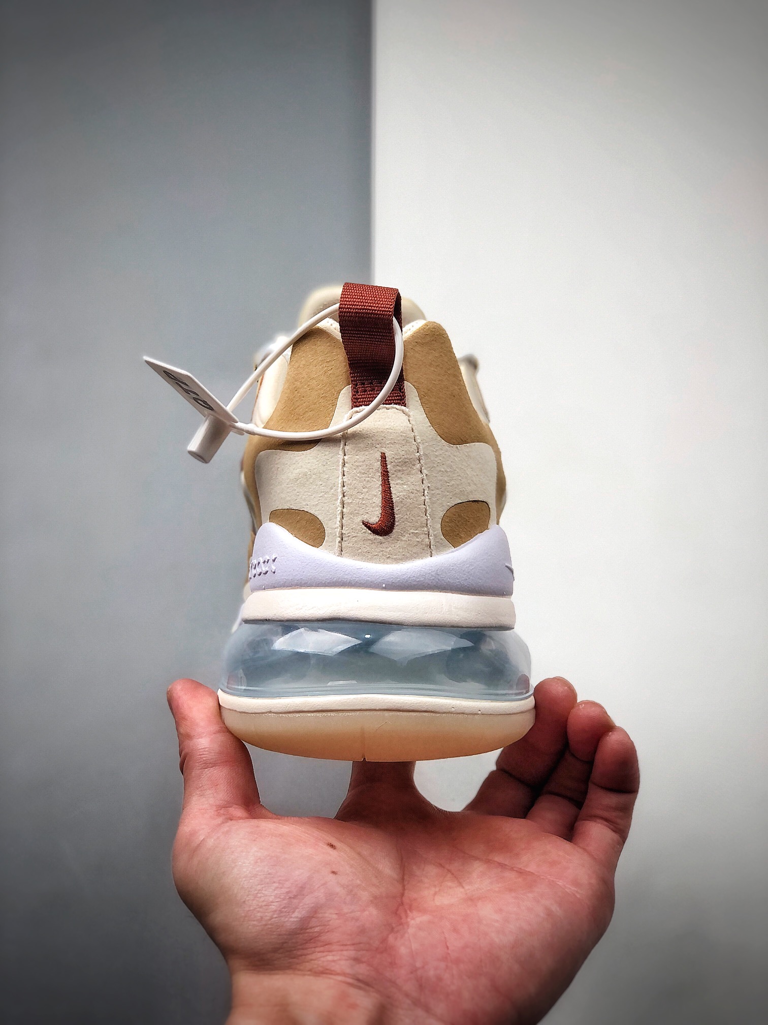 220 Nike Air Max 270 React 半小掌气垫跑鞋 白兰网纱 AO6174-700