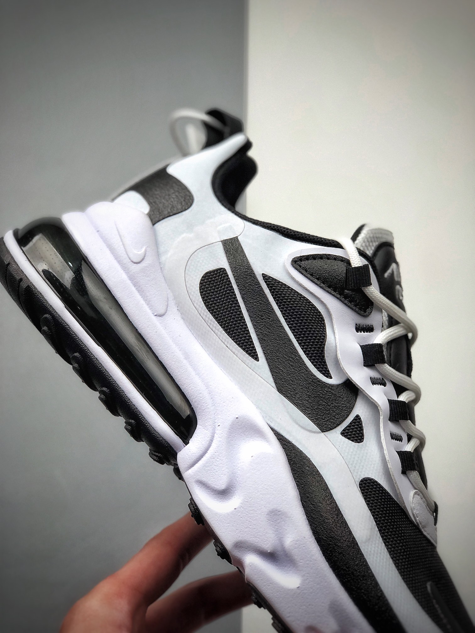 220   Nike Air Max 270 React 半小掌气垫跑鞋 CT1646-100
