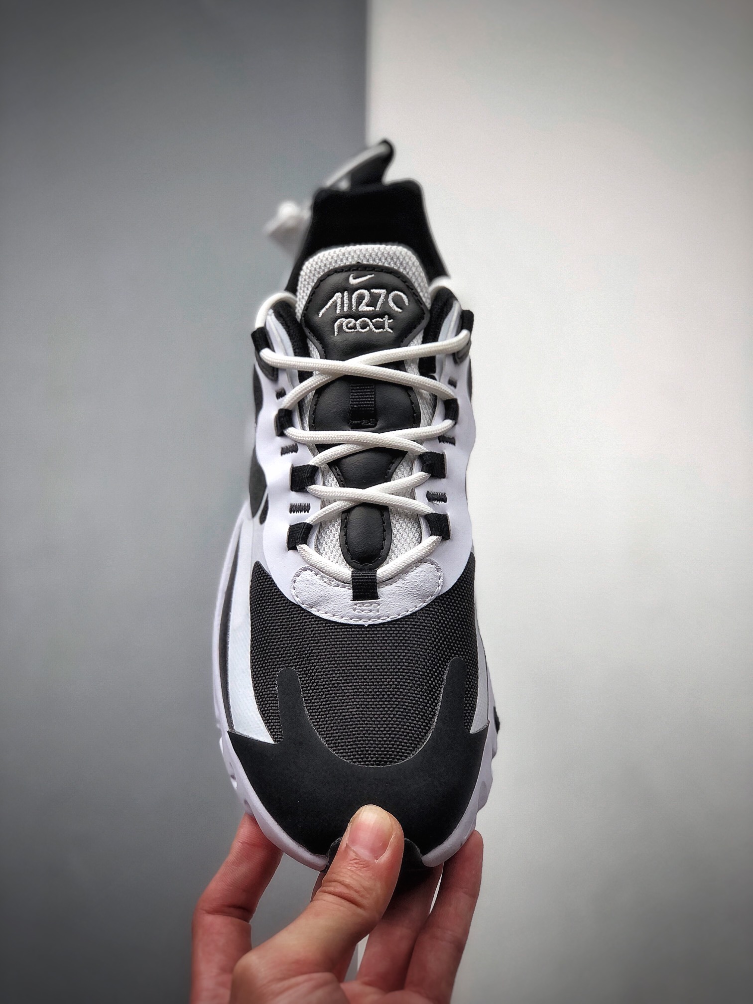 220   Nike Air Max 270 React 半小掌气垫跑鞋 CT1646-100